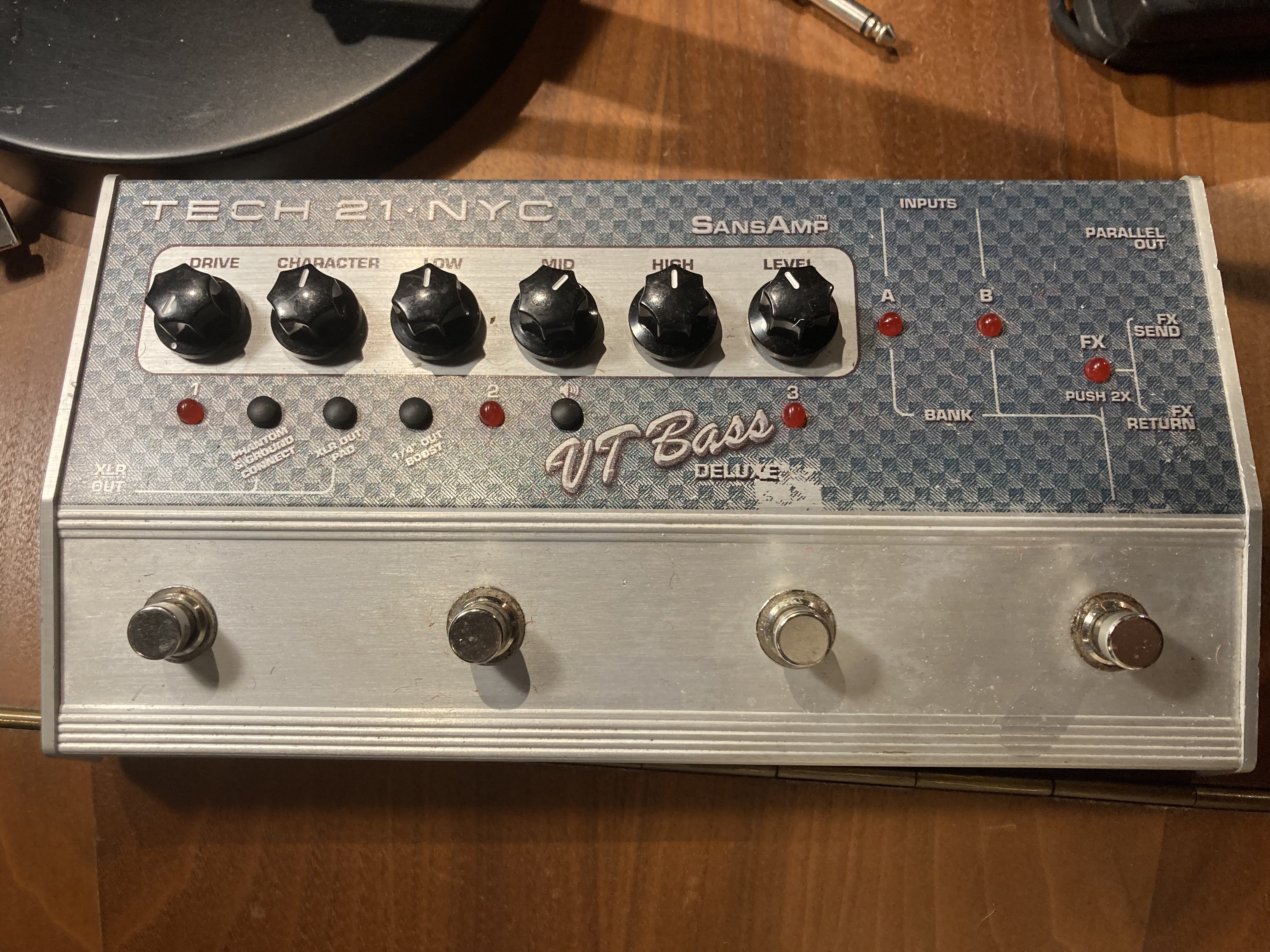 TECH 21 VT Bass Deluxe ベースエフェクター TECH21 ( テック21 ) Sansamp VT Bass Deluxe 送料無料