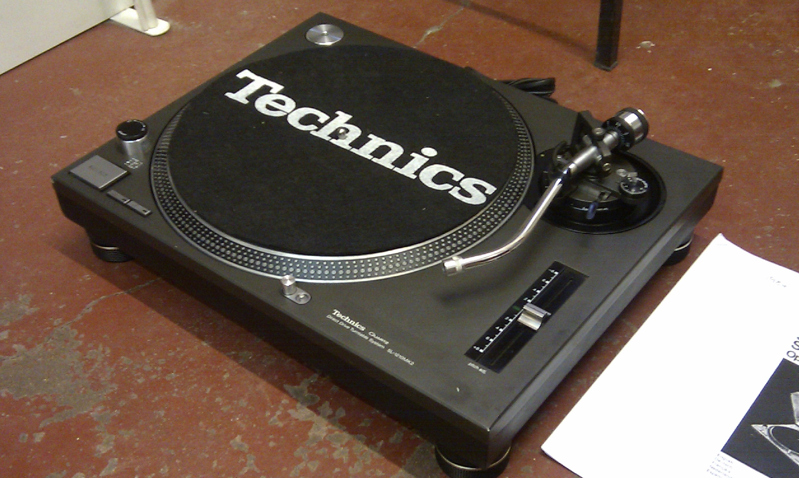 Photo Technics SL1200 MK2 Technics SL1200 MK2 (18784) (446459) Audiofanzine