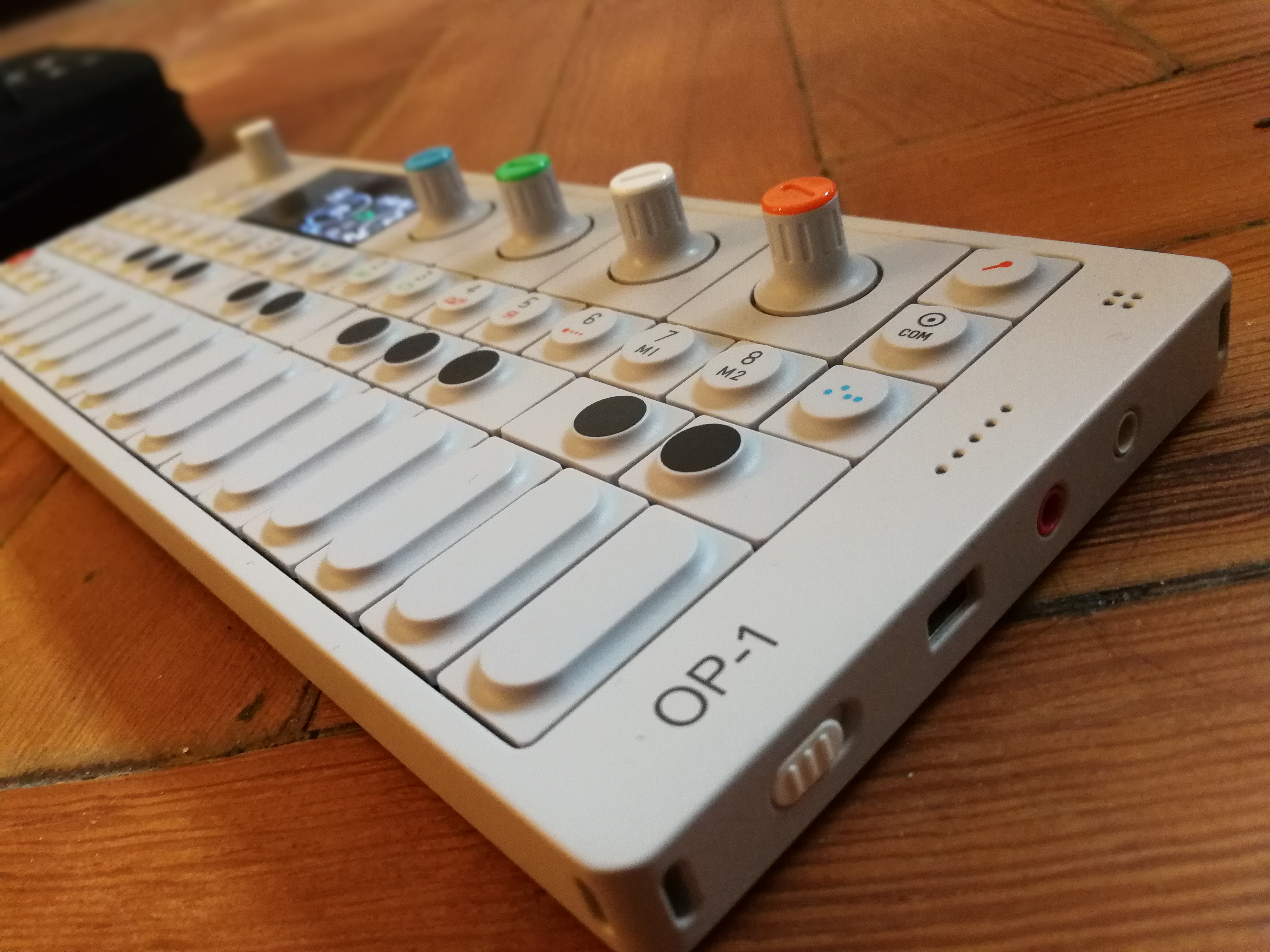 Teenage Engineering OP-1 Image (#2052345) - Audiofanzine