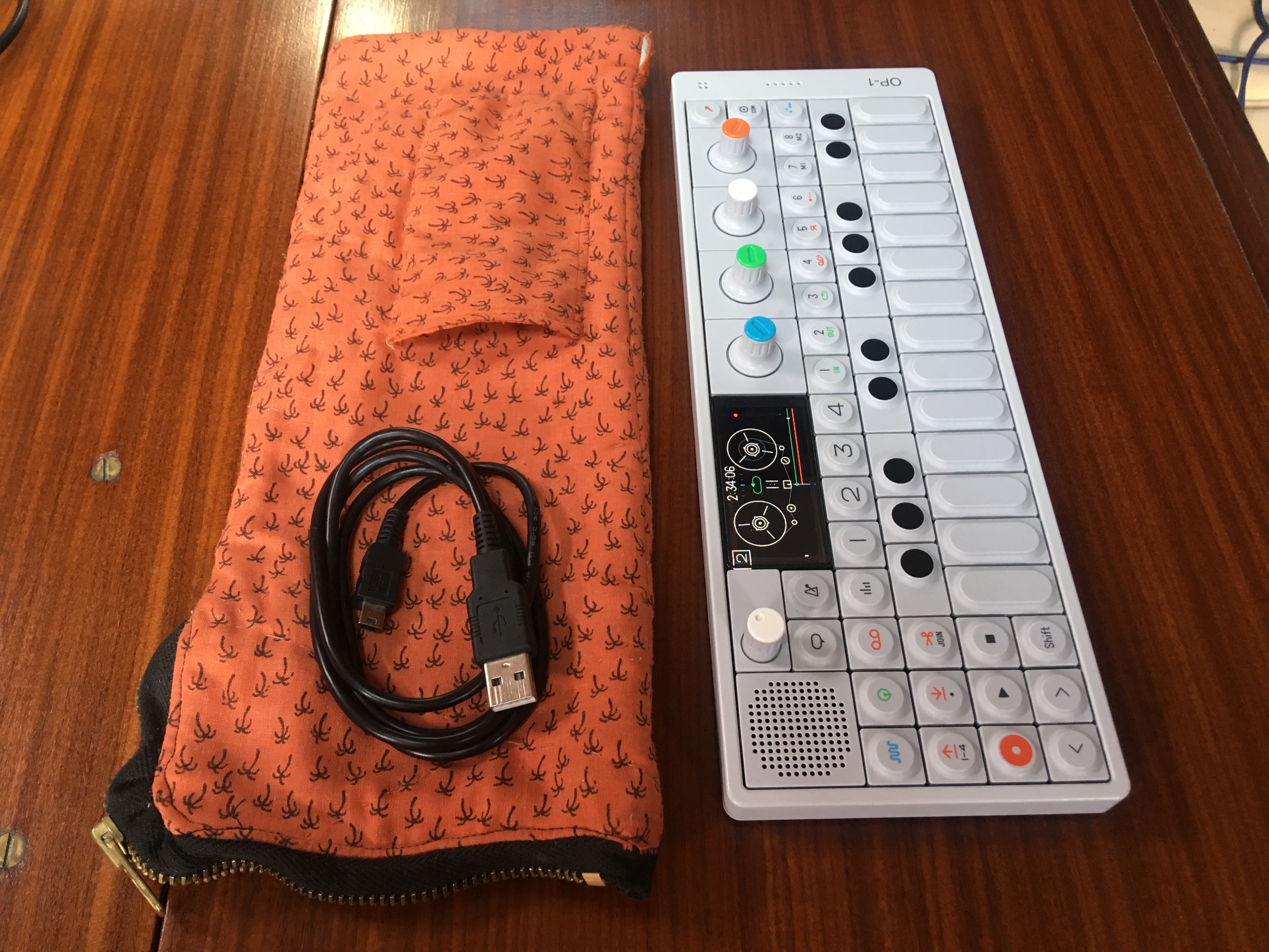 OP1 Teenage Engineering OP1 Audiofanzine