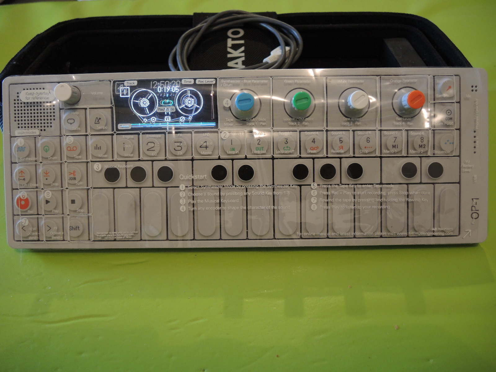OP1 Teenage Engineering OP1 Audiofanzine
