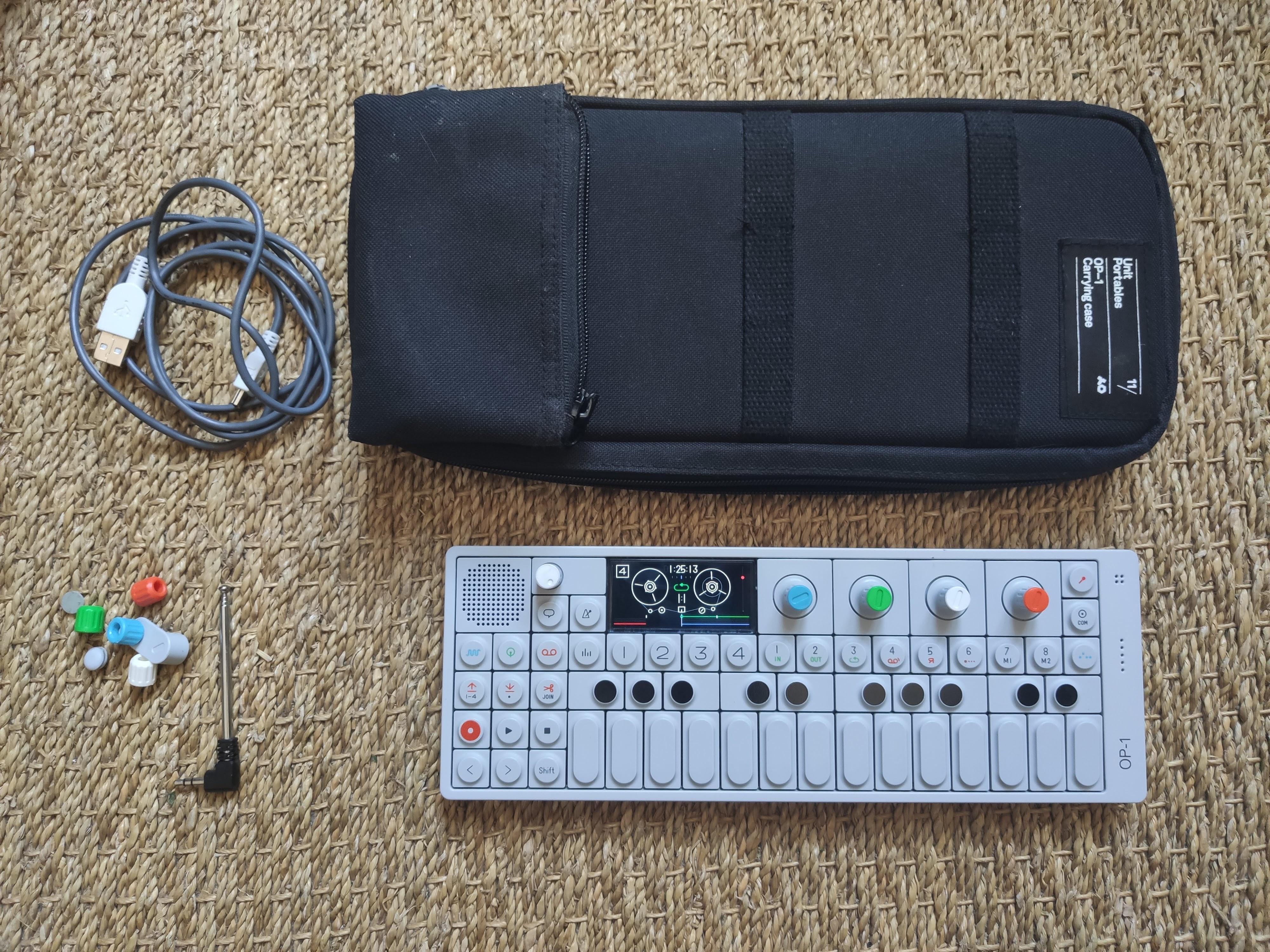 OP1 Teenage Engineering OP1 Audiofanzine