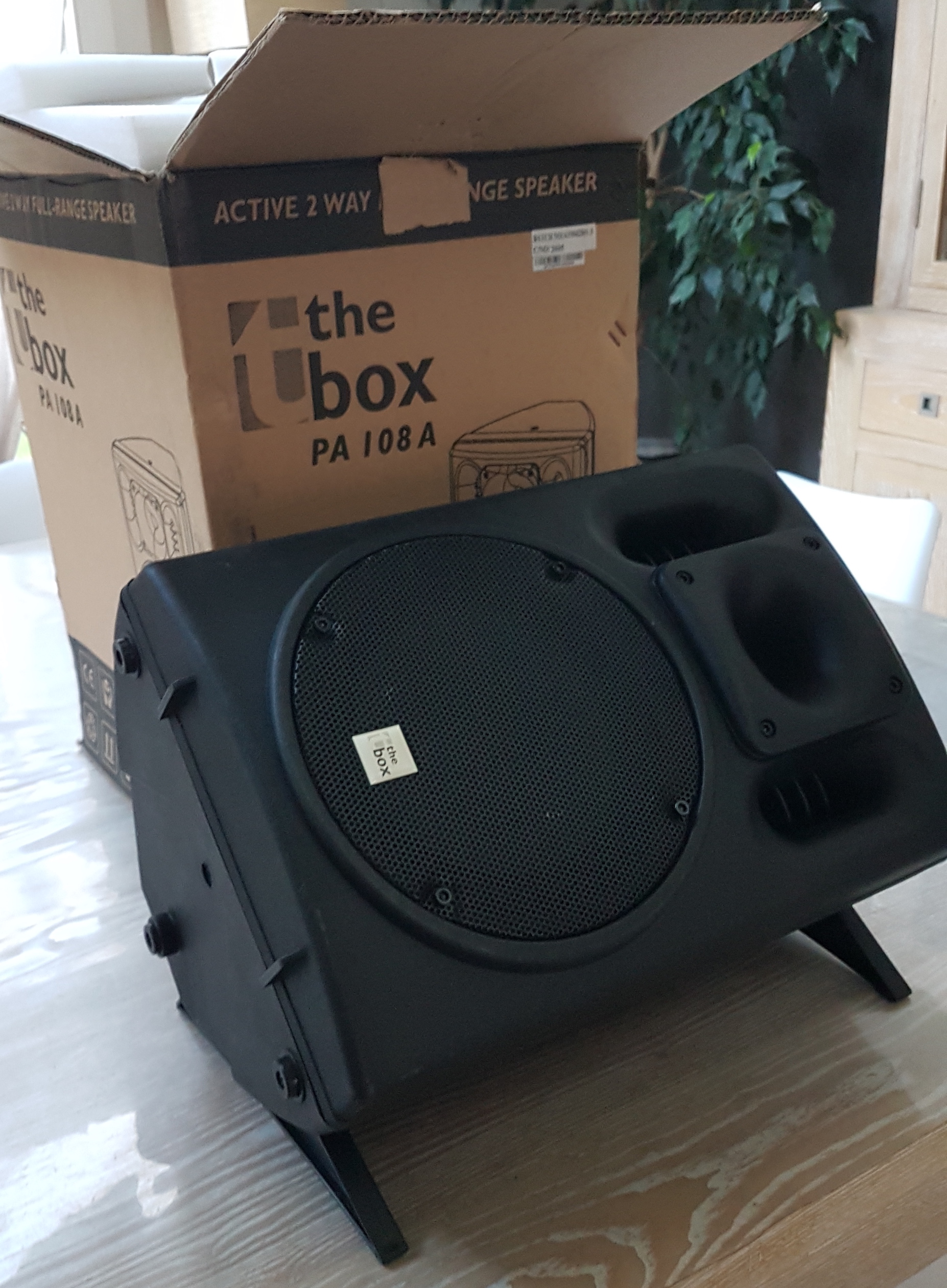 PA 108 A - the box PA 108 A - Audiofanzine
