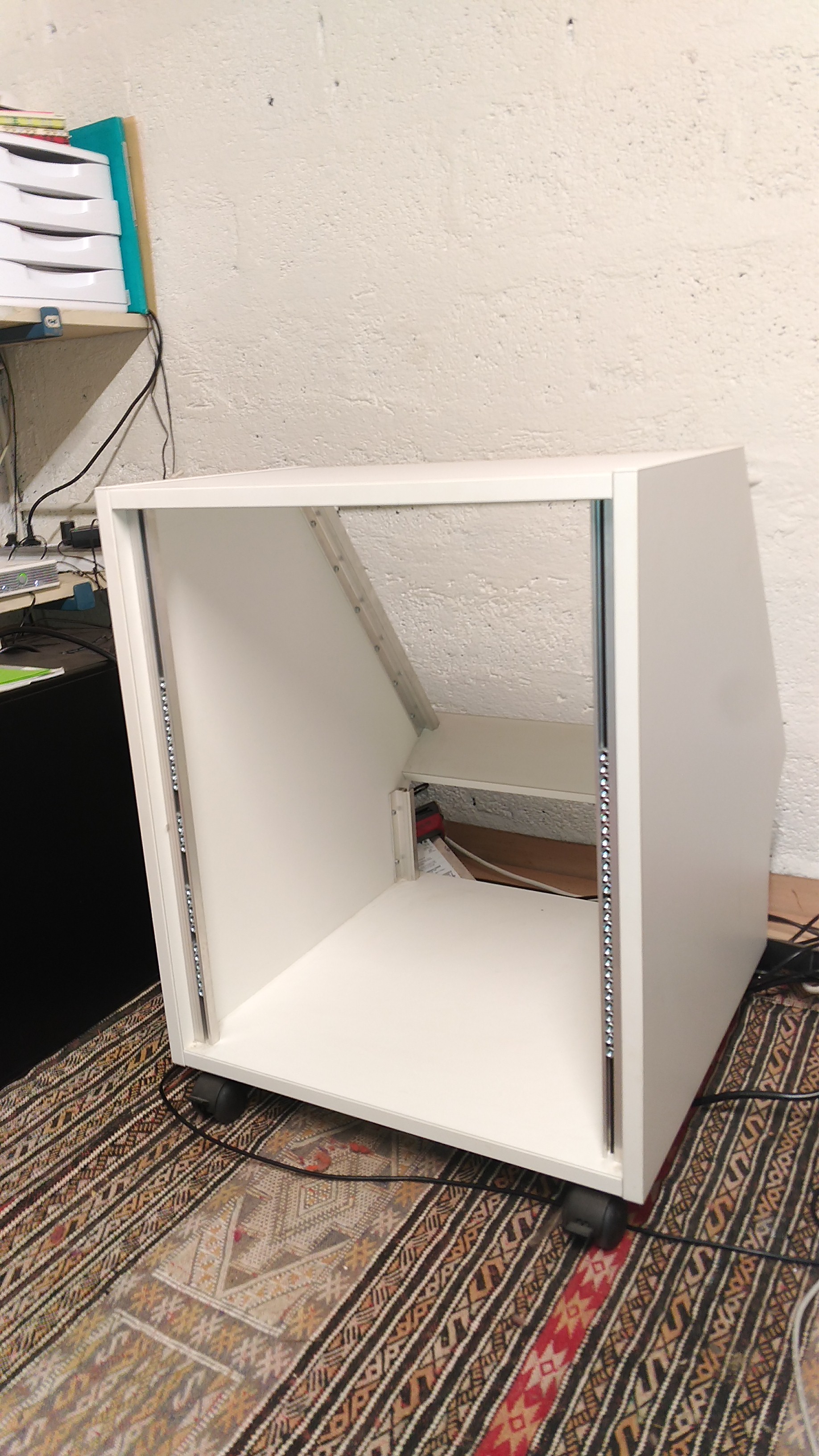 Studio Side Rack XL 10U - Thon Studio Side Rack XL 10U - Audiofanzine