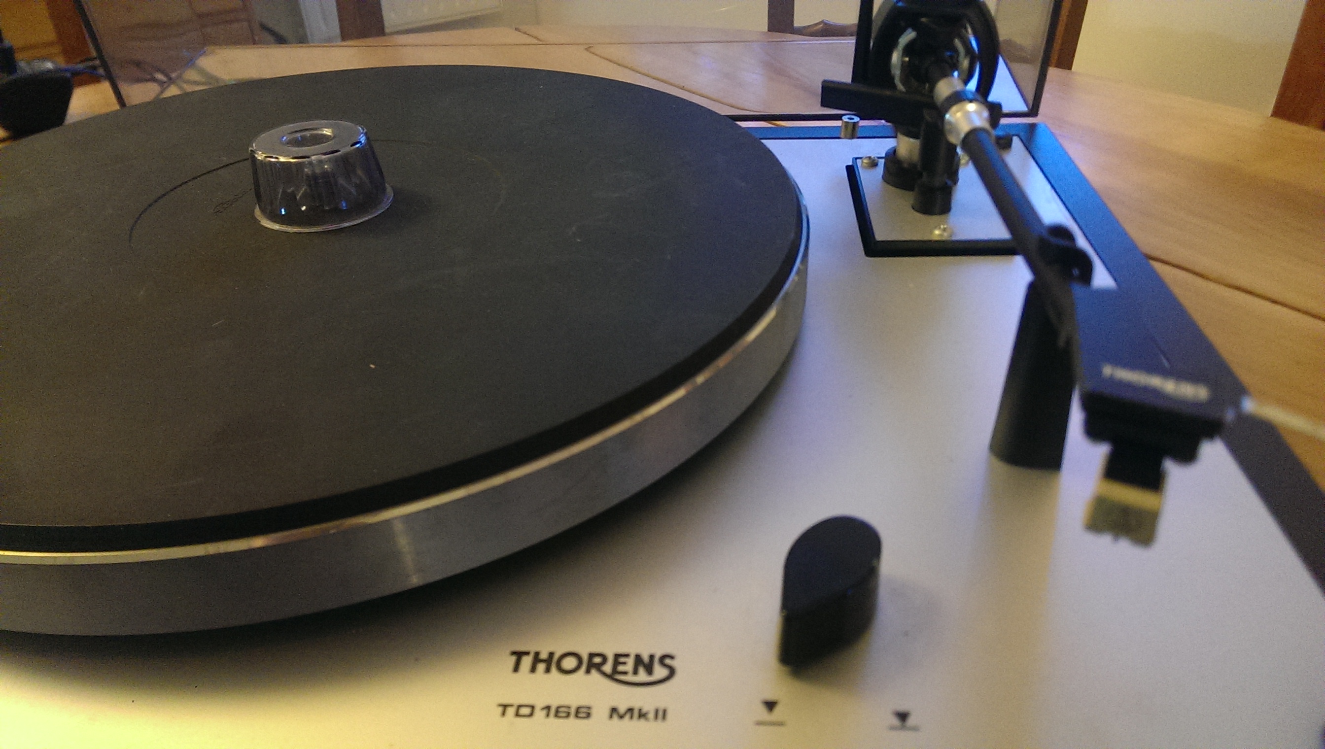 TD 166 MK II Thorens TD 166 MK II Audiofanzine