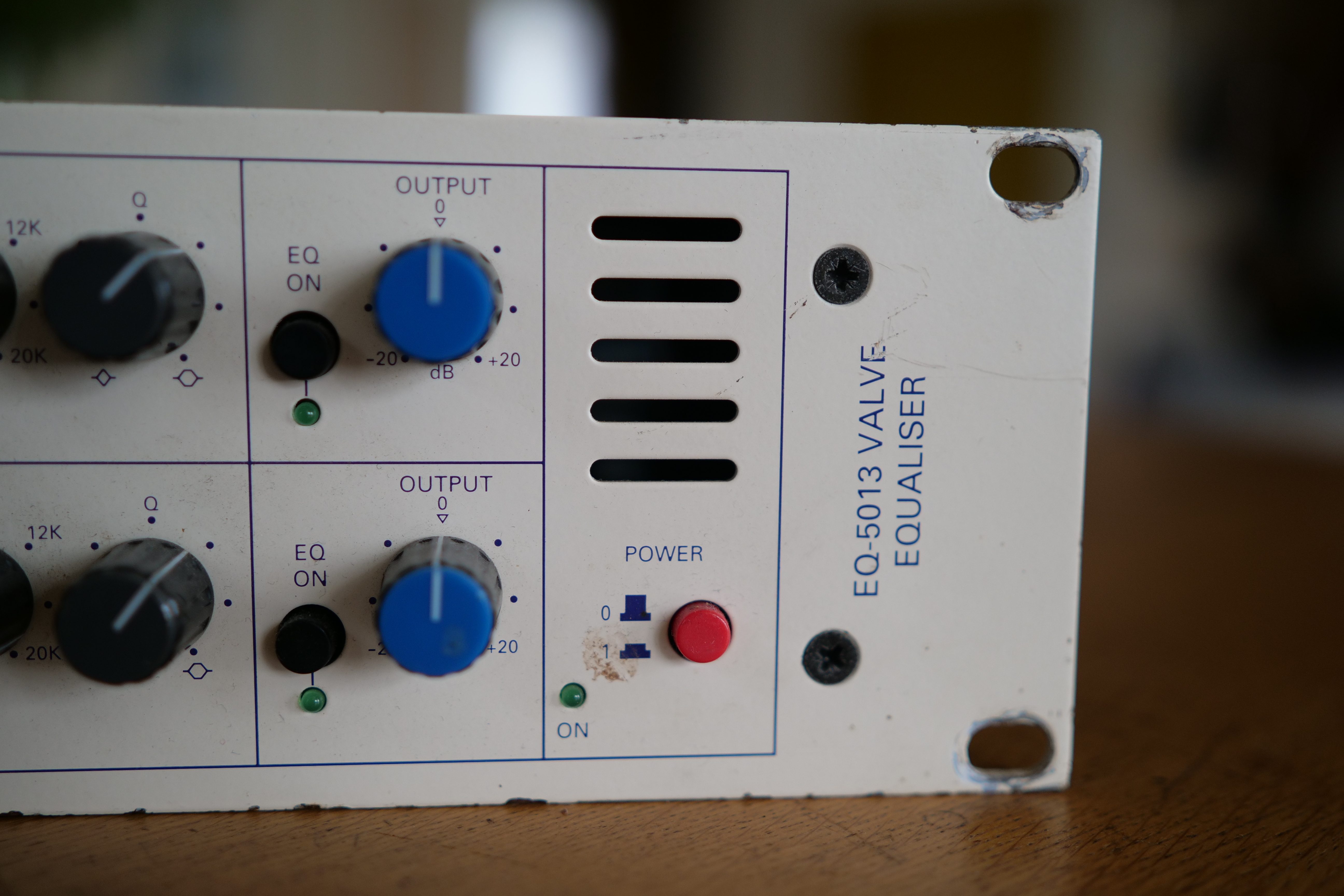 5013 Dual-channel Tube Parametric EQ TL Audio - Audiofanzine