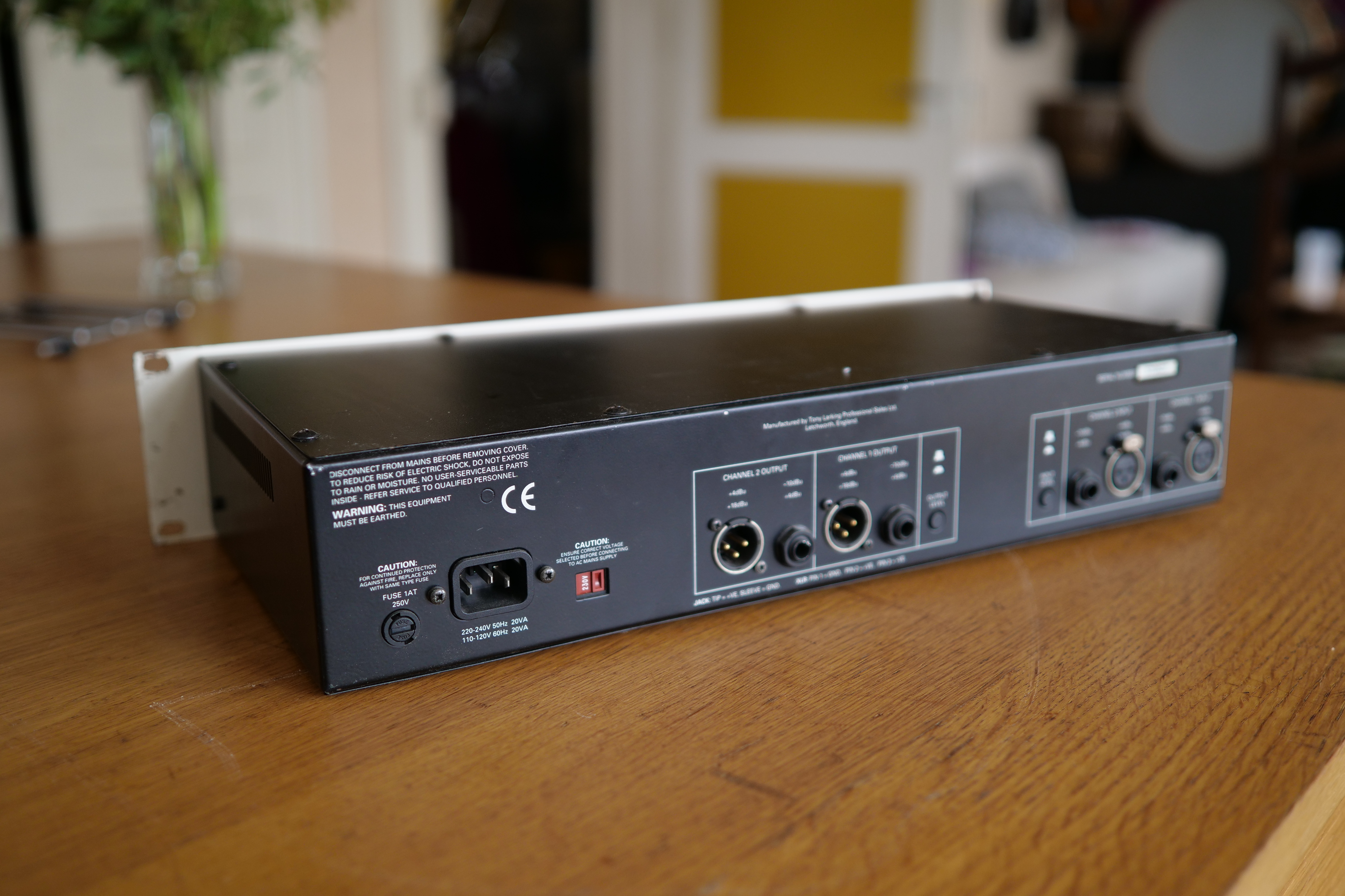 5013 Dual-channel Tube Parametric EQ TL Audio - Audiofanzine