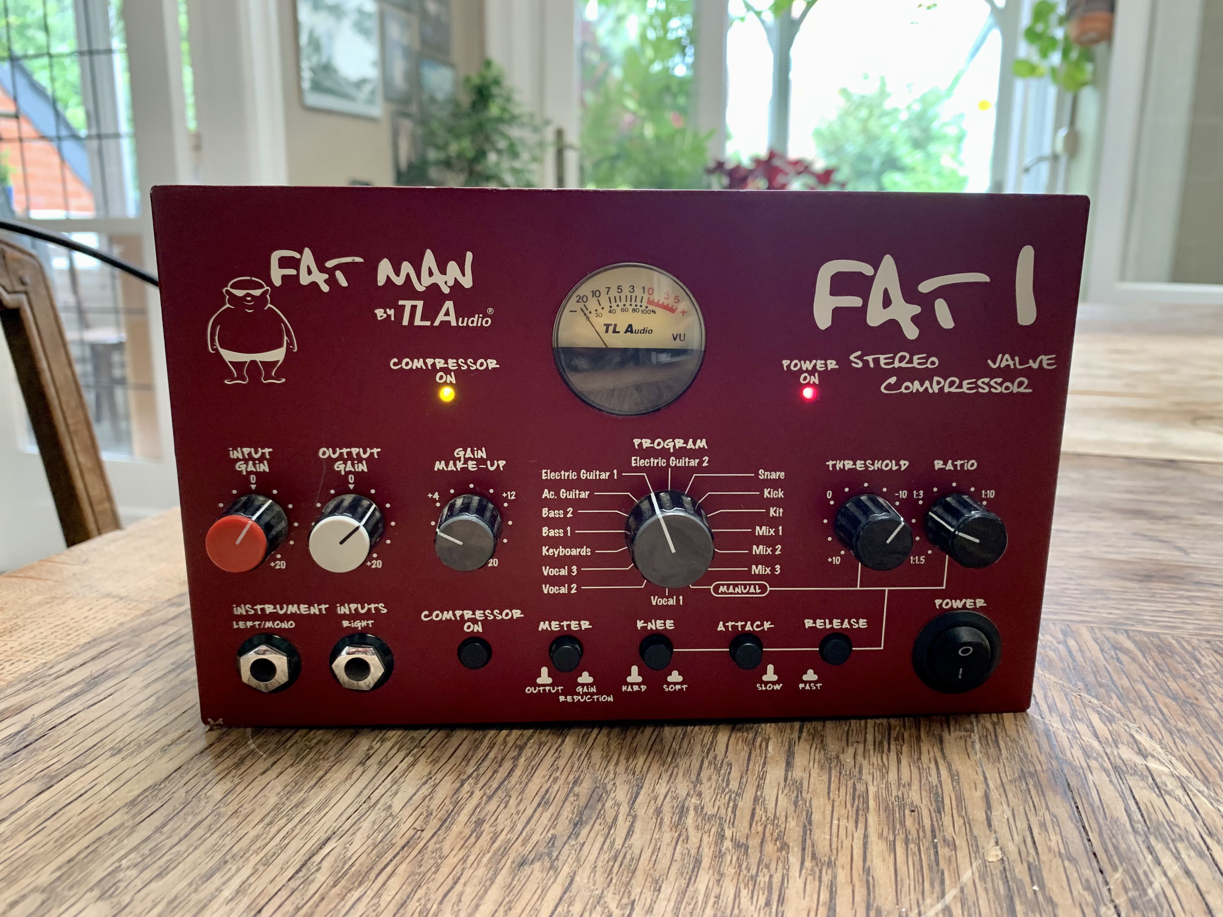 Fat 1 Stereo Valve Compressor TL Audio - Audiofanzine