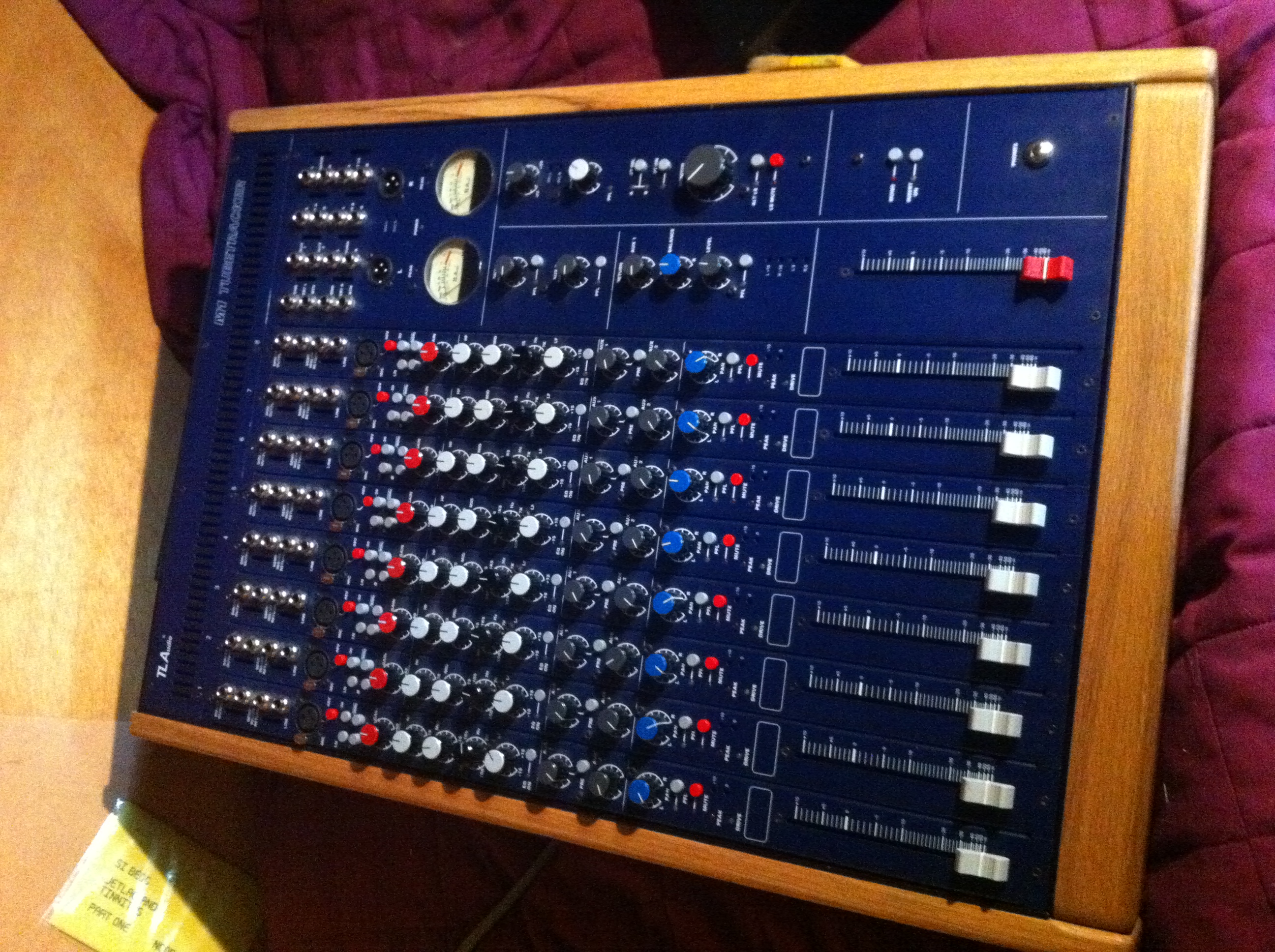 Photo TL Audio M1 8Channel Tubetracker Mixer TL Audio [Tube Mixers