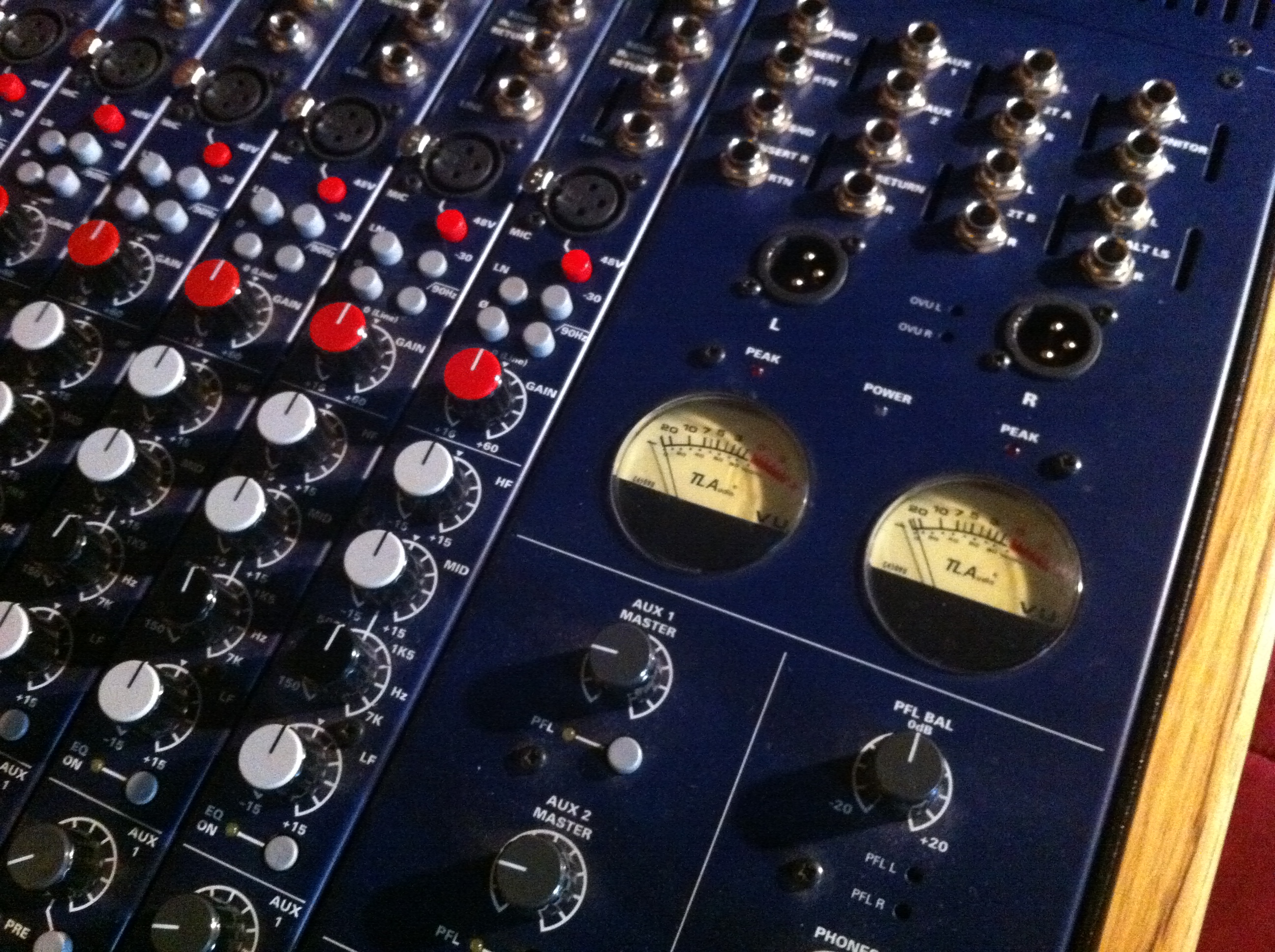 Photo TL Audio M1 8Channel Tubetracker Mixer TL Audio [Tube Mixers