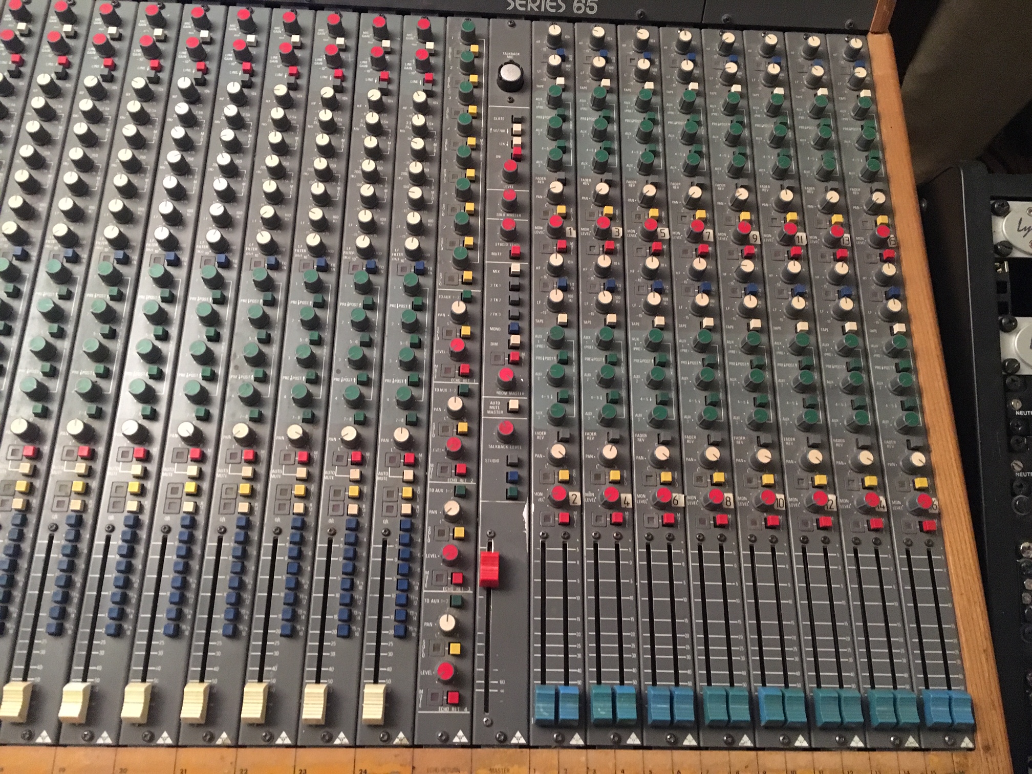 Series 65 - Trident Series 65 - Audiofanzine