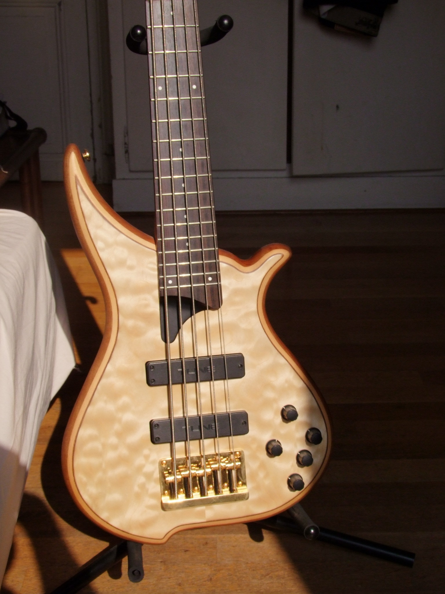 Tune Guitar Technology TWB53 image (779426) Audiofanzine