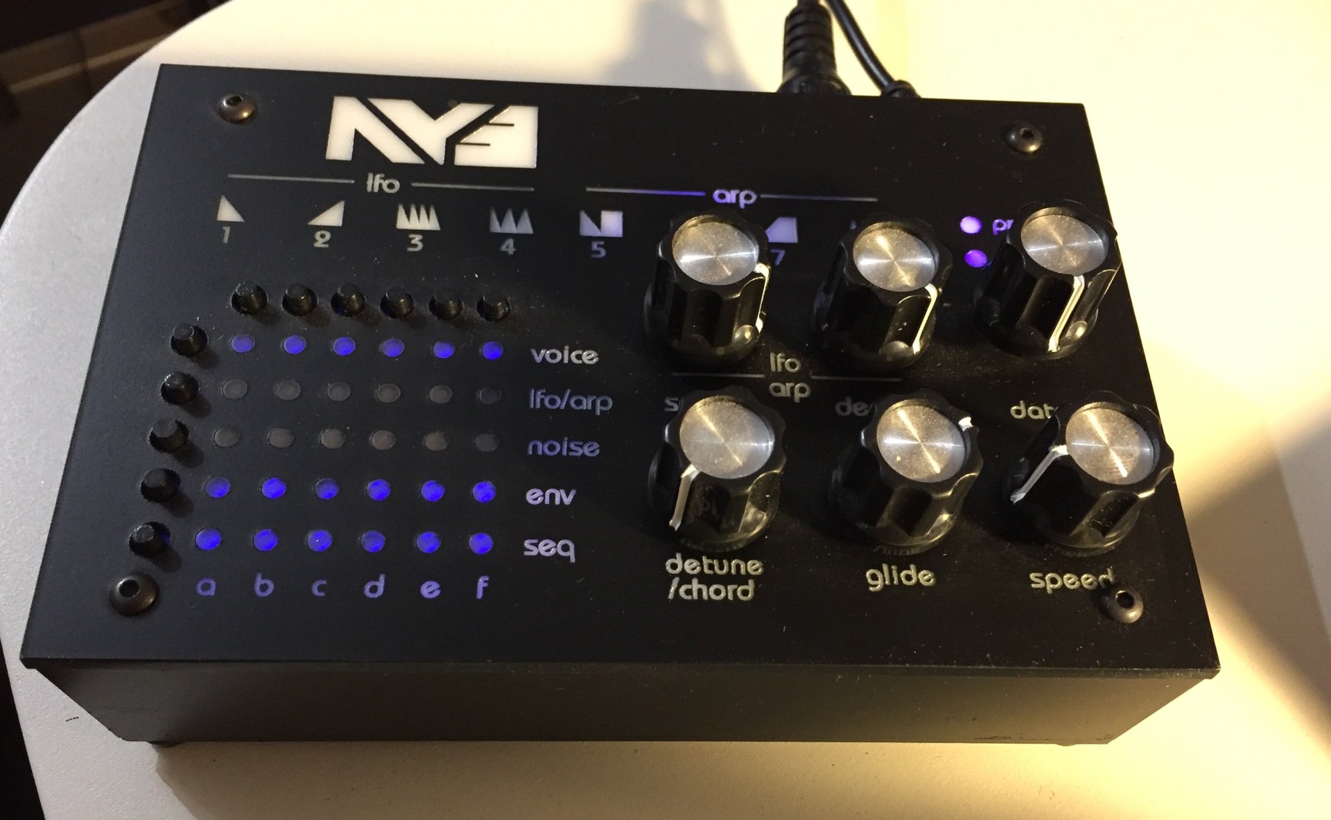 AY3 Twisted Electrons AY3 Audiofanzine