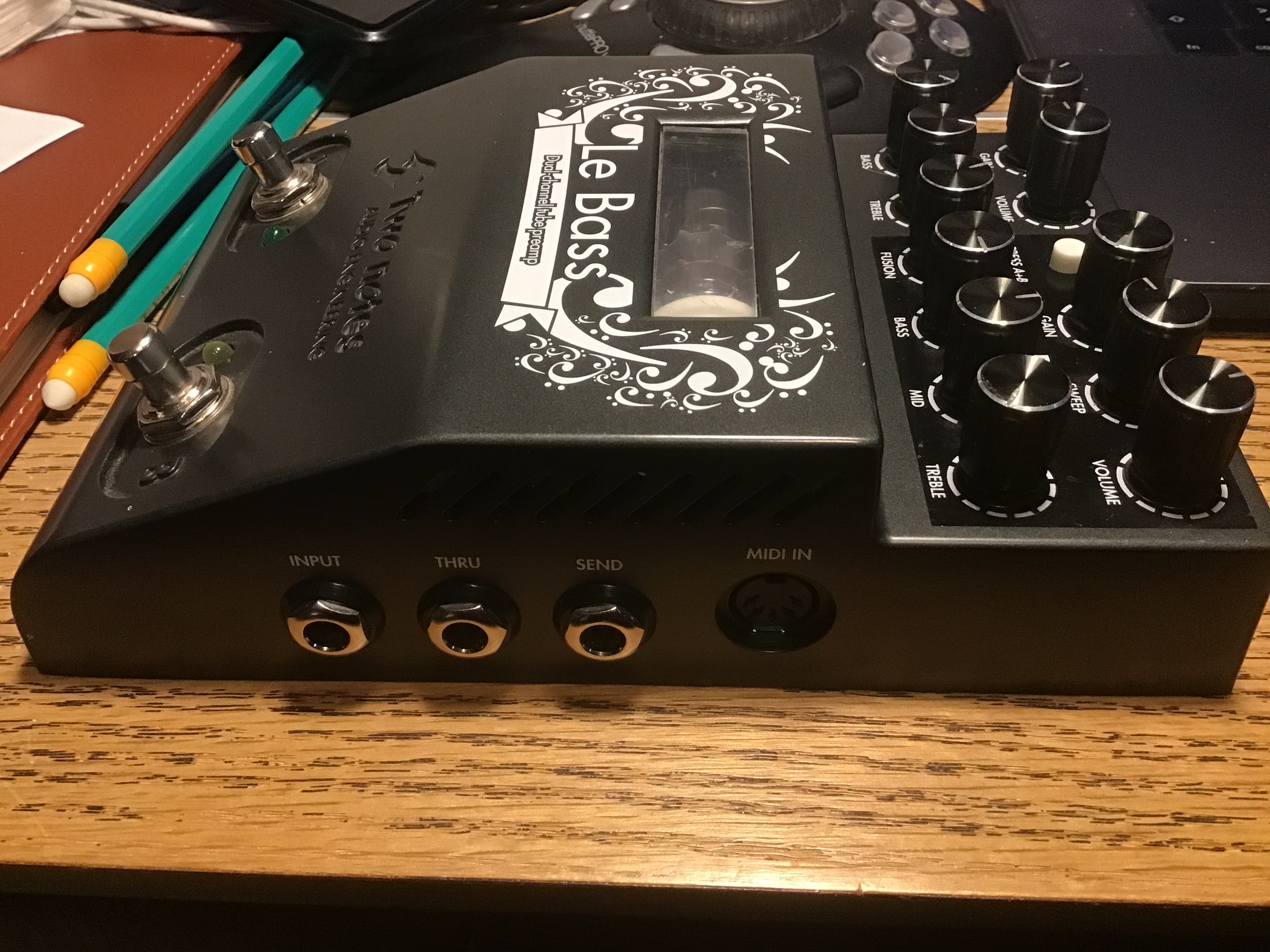 Le Bass - Two Notes Audio Engineering Le Bass - Audiofanzine