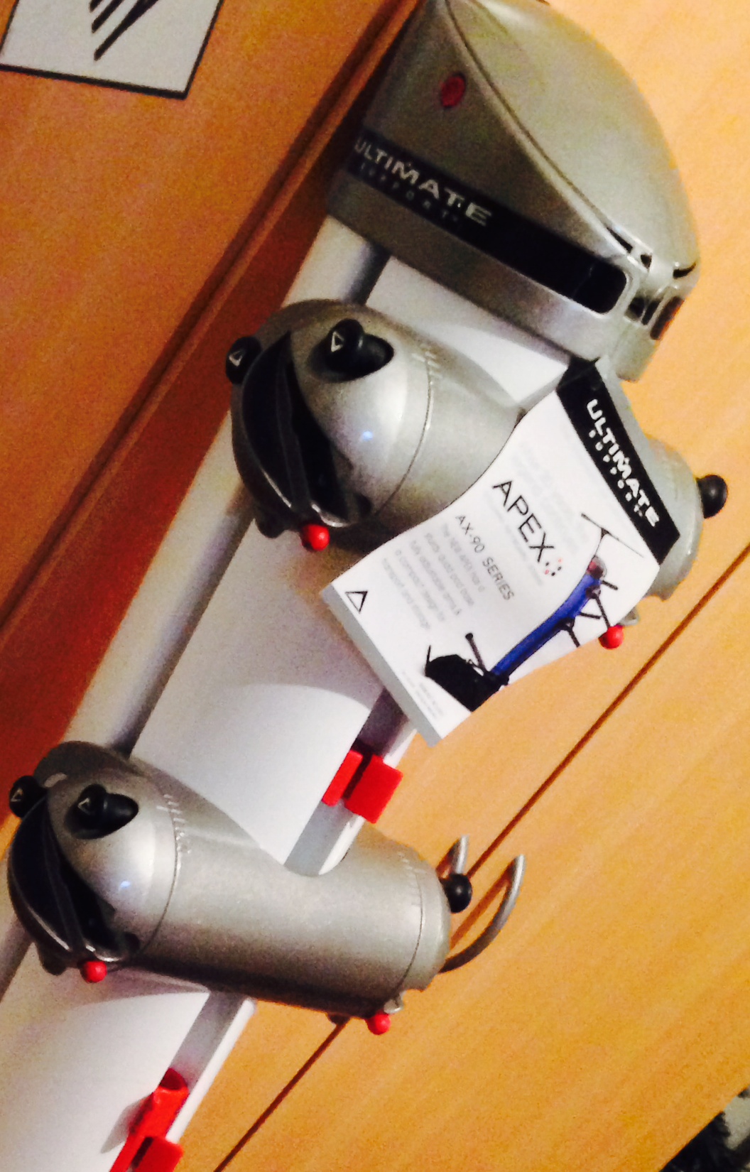 APEX AX90 WHITE Ultimate Support APEX AX90 White Audiofanzine