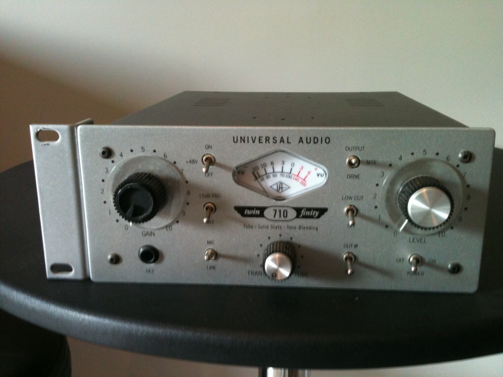 universal audio 710 twin-finity