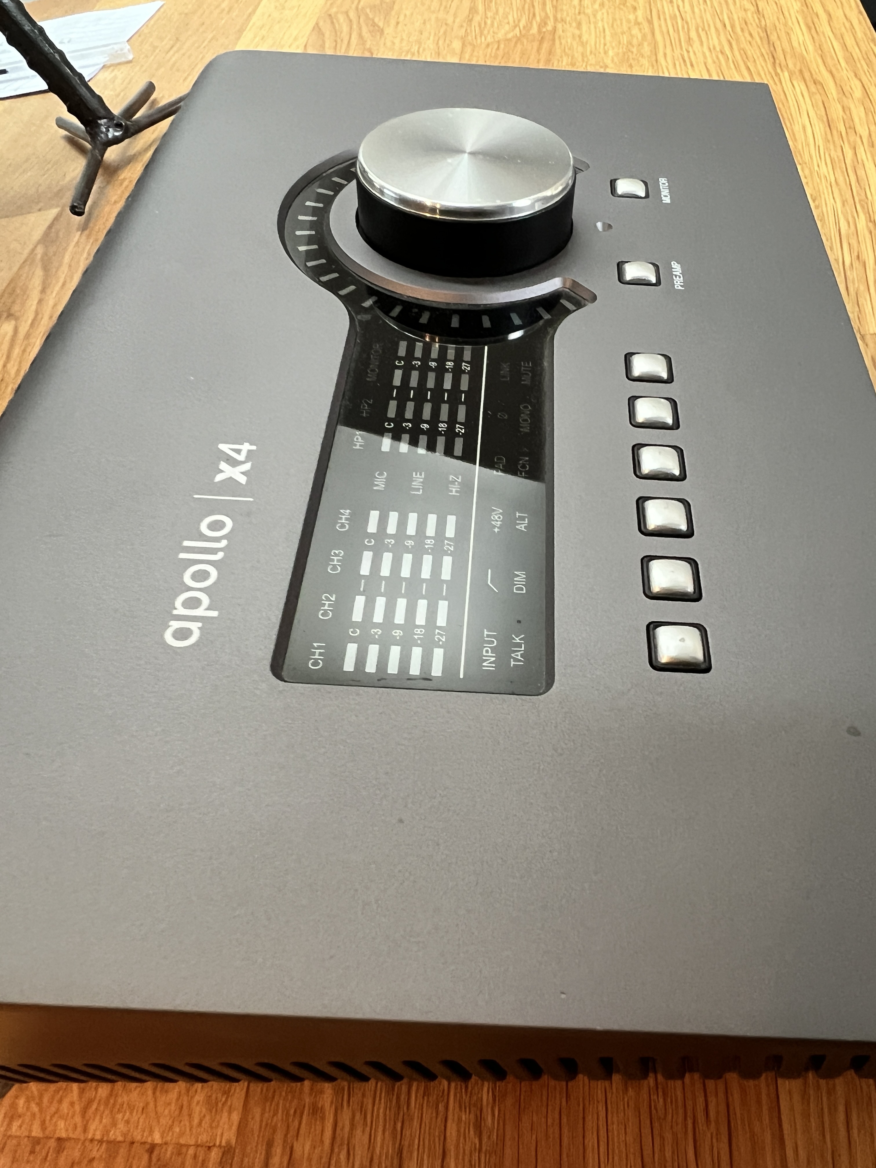 Universal audio x4 très bon état (Pays de la Loire) Audiofanzine