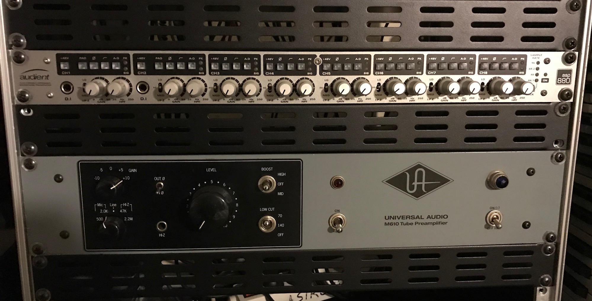 Акустическая система microlab m880. Форум 880. Audient asp880. 1 dav c990. Радиостанция р-880.