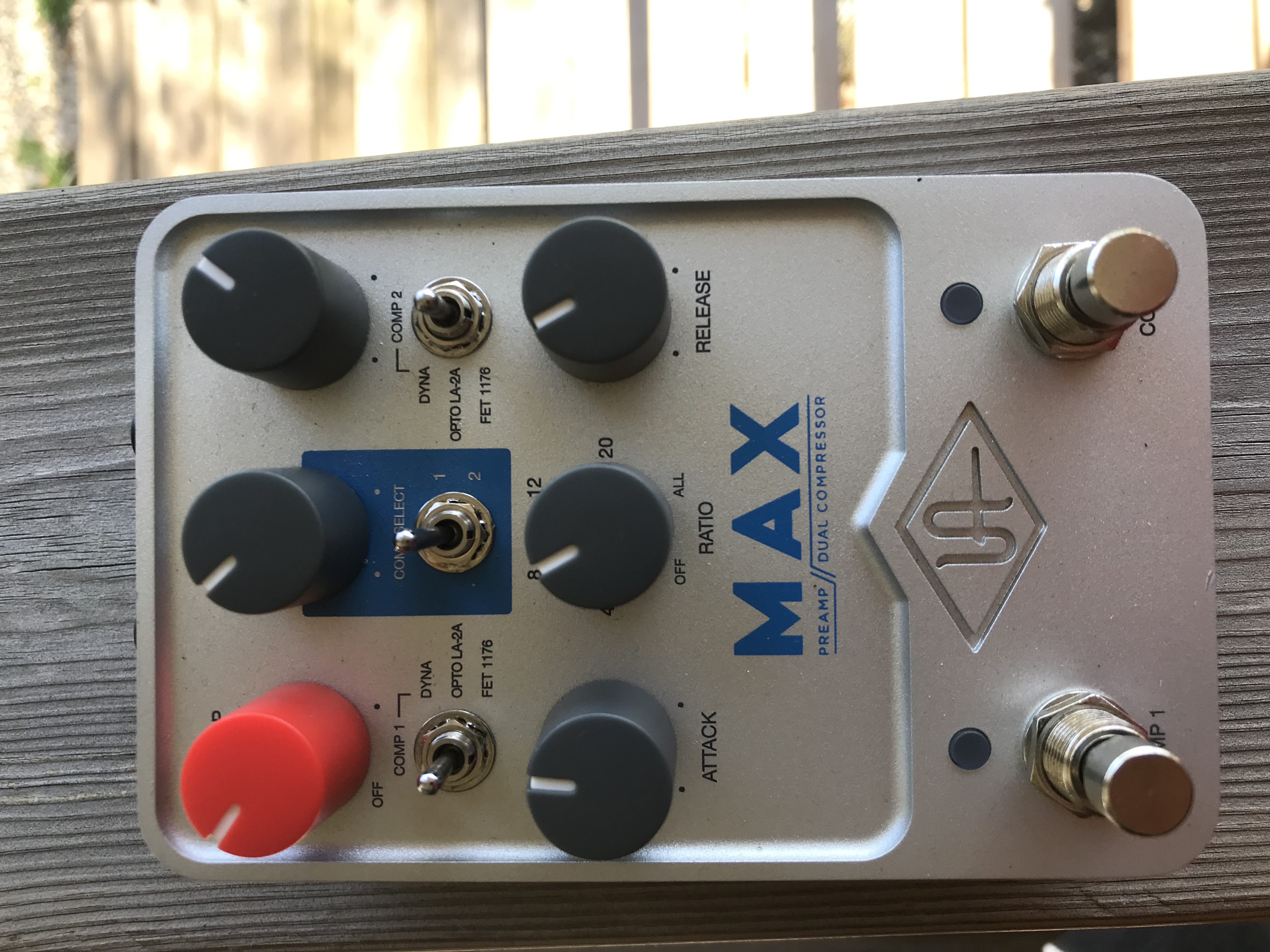 Max Preamp & Dual Compressor Universal Audio - Audiofanzine