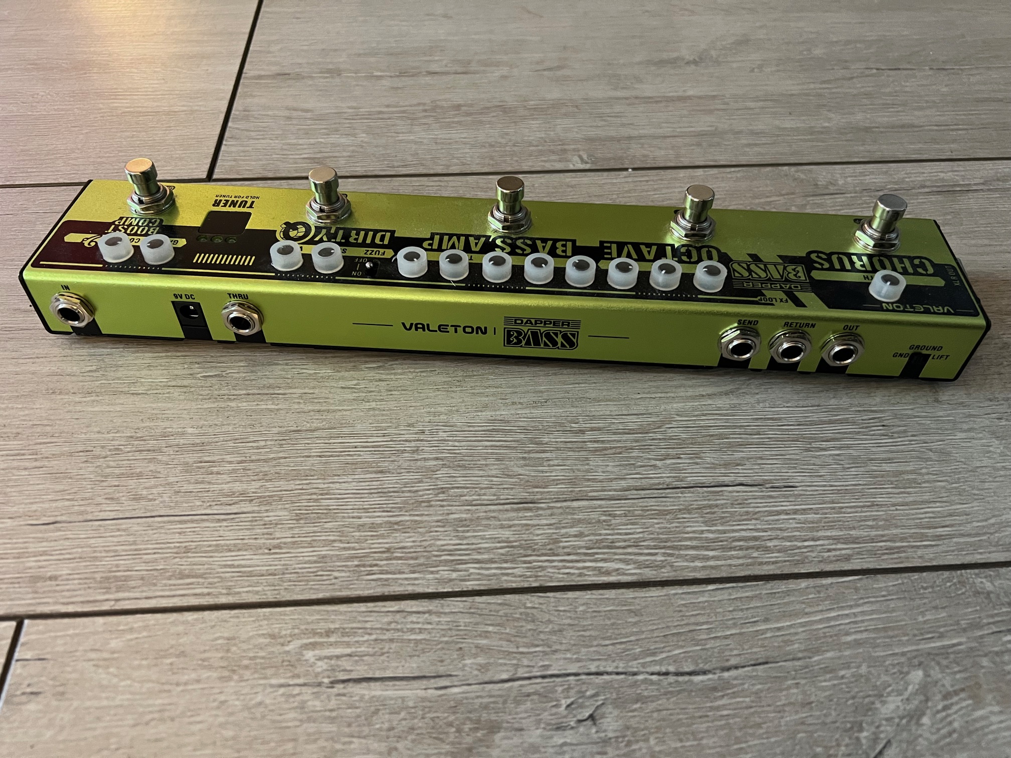 thumbnail image 2 of Valeton Dapper Bass Multi Effects Pedal - Tuner, Boost, Comp, Amp Sim, Octave, Chorus & FX Loop 2 of 13