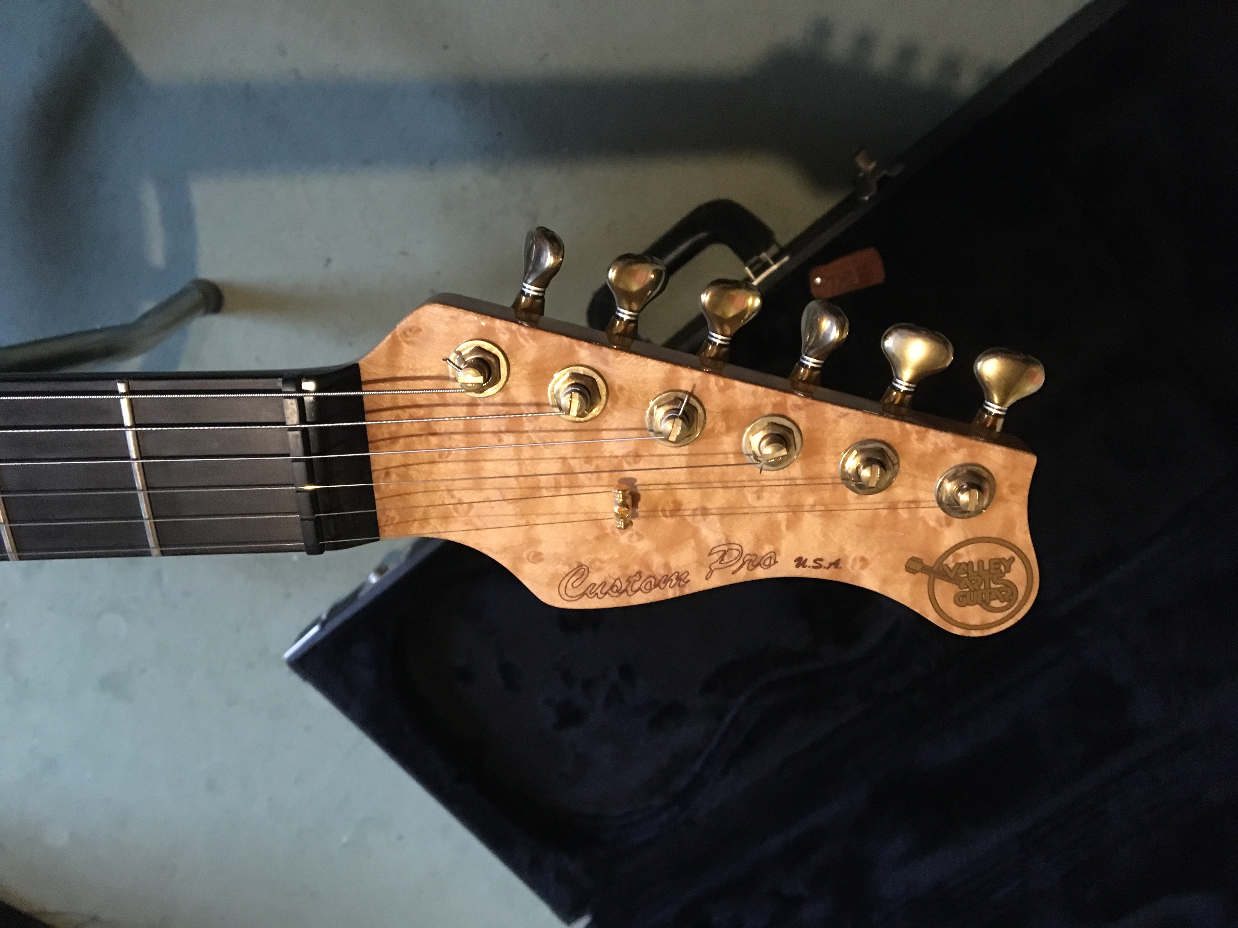 Custom Pro USA (strat) Valley Arts Guitars - Audiofanzine