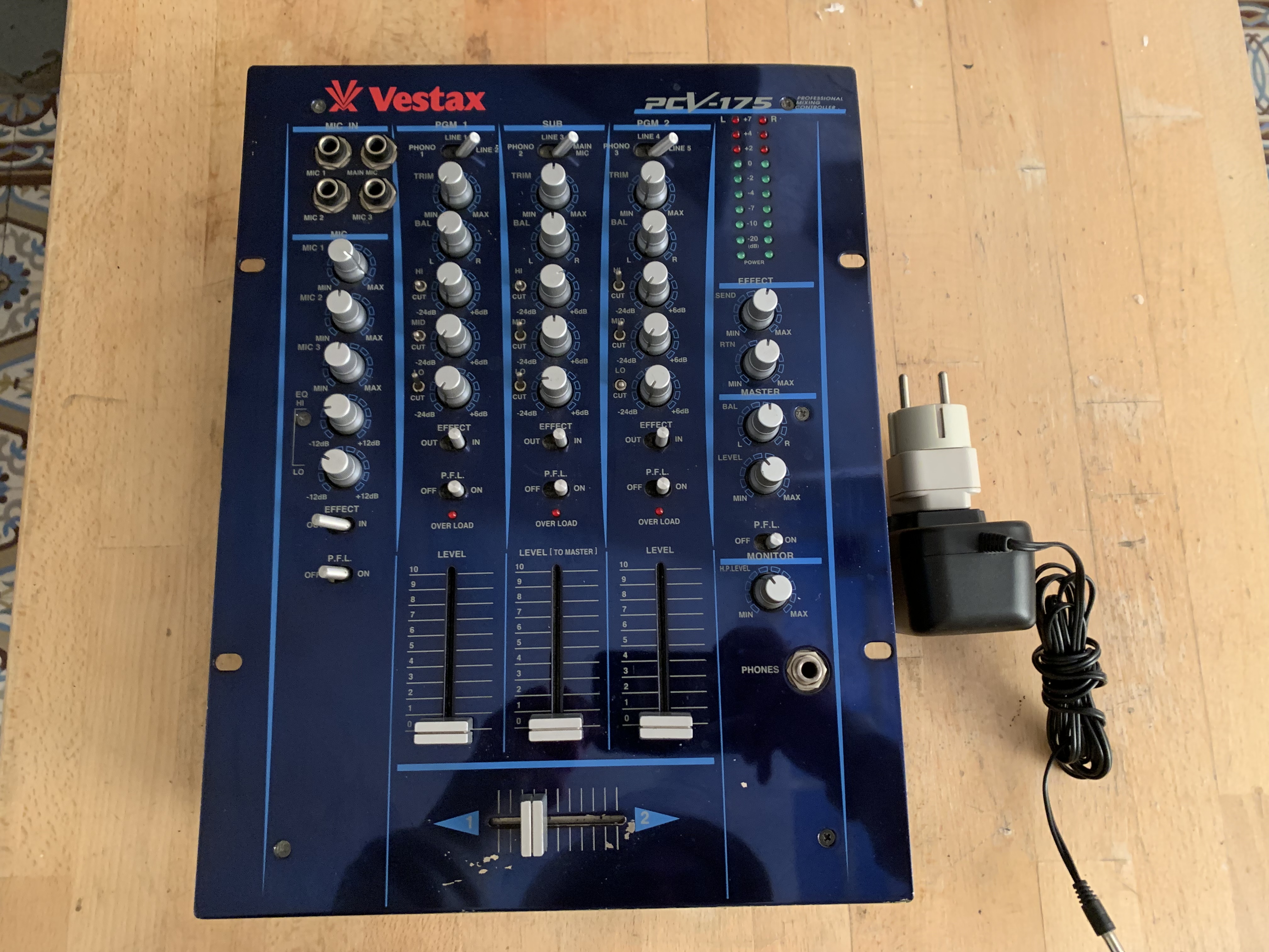 2022年ファッション福袋 Vestax PCV-175 オマケ付き DJ機器
