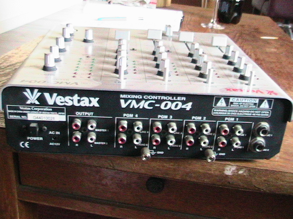 VMC-004 - Vestax VMC-004 - Audiofanzine