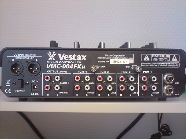 VMC-004FX WHITE - Vestax VMC-004FX White - Audiofanzine