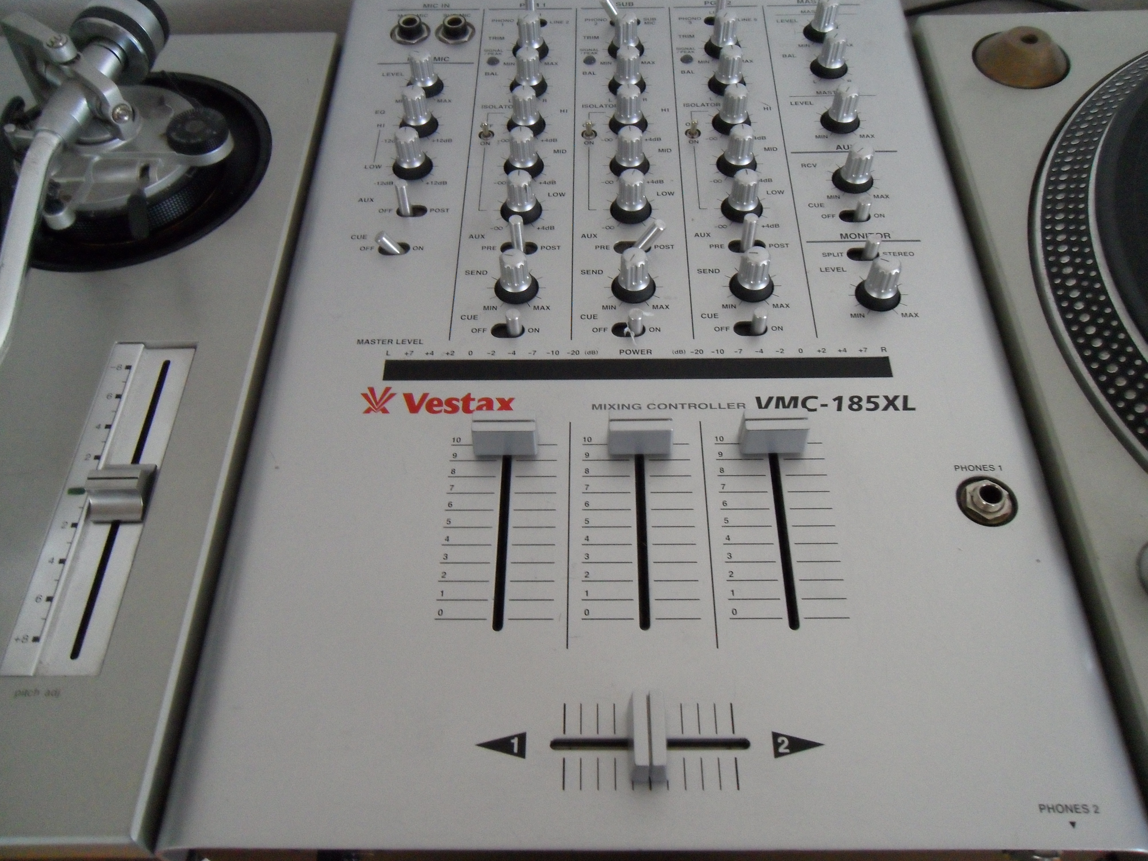 Vestax DJミキサー VMC-185XL PMC 46 アイソレーター www ...