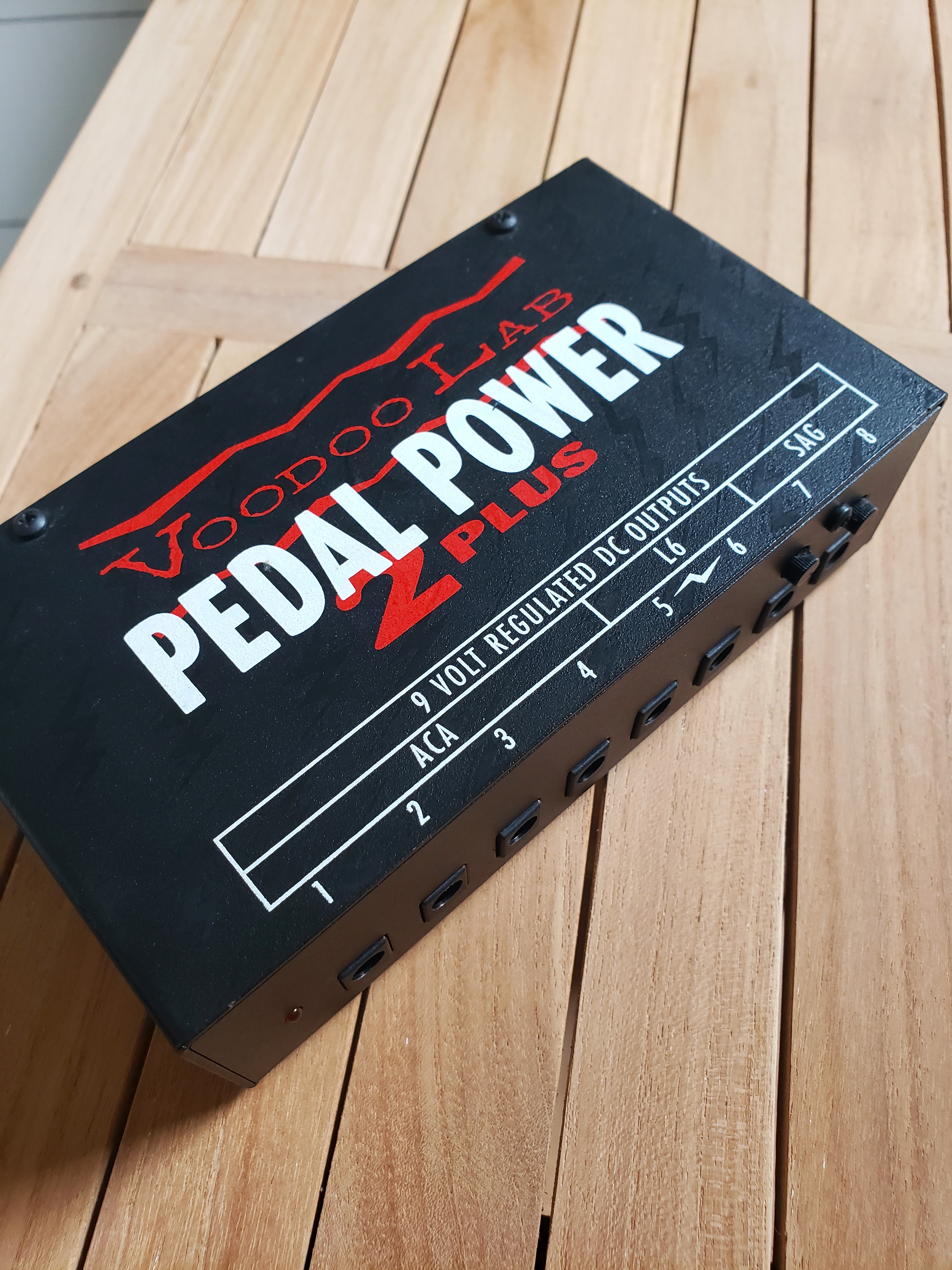 Puissance de la pédale de guitare Supply-Based sur Voodoo Lab2 Alimentation  de la pédale - Chine La pédale de guitare et un effet de guitare prix