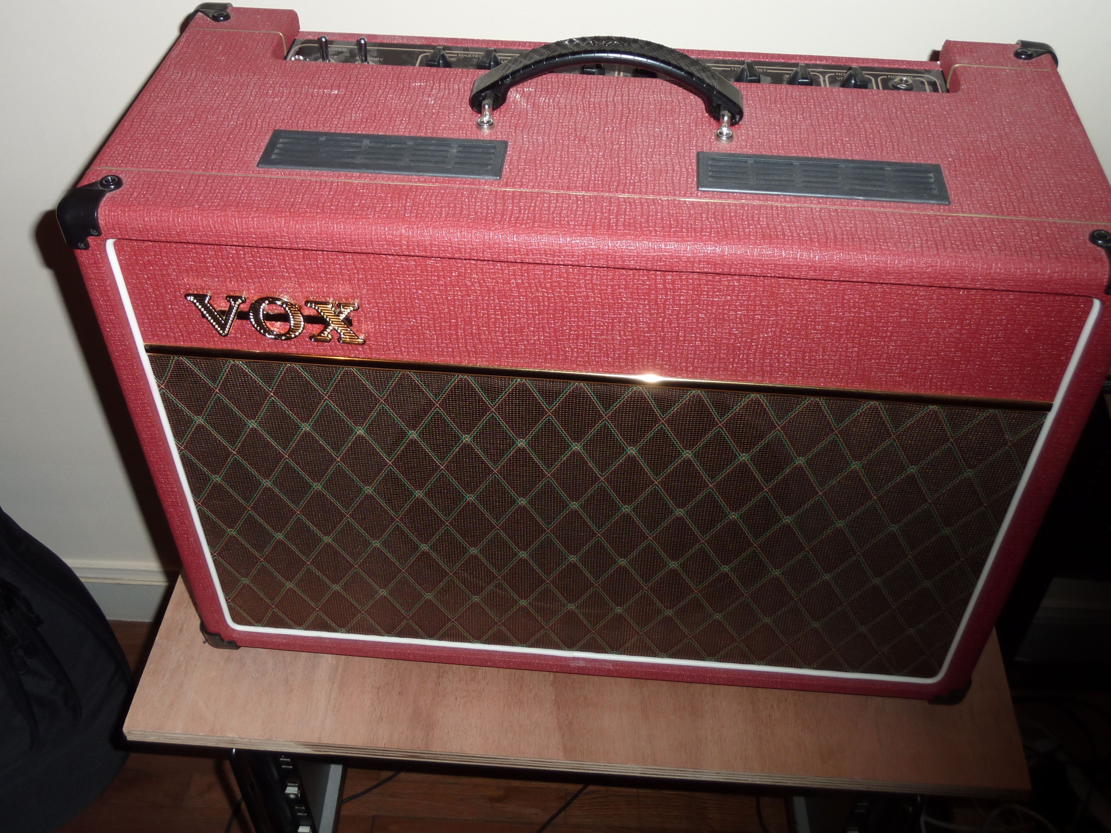 Vox AC15C1RD Red Limited Edition image (330697) Audiofanzine