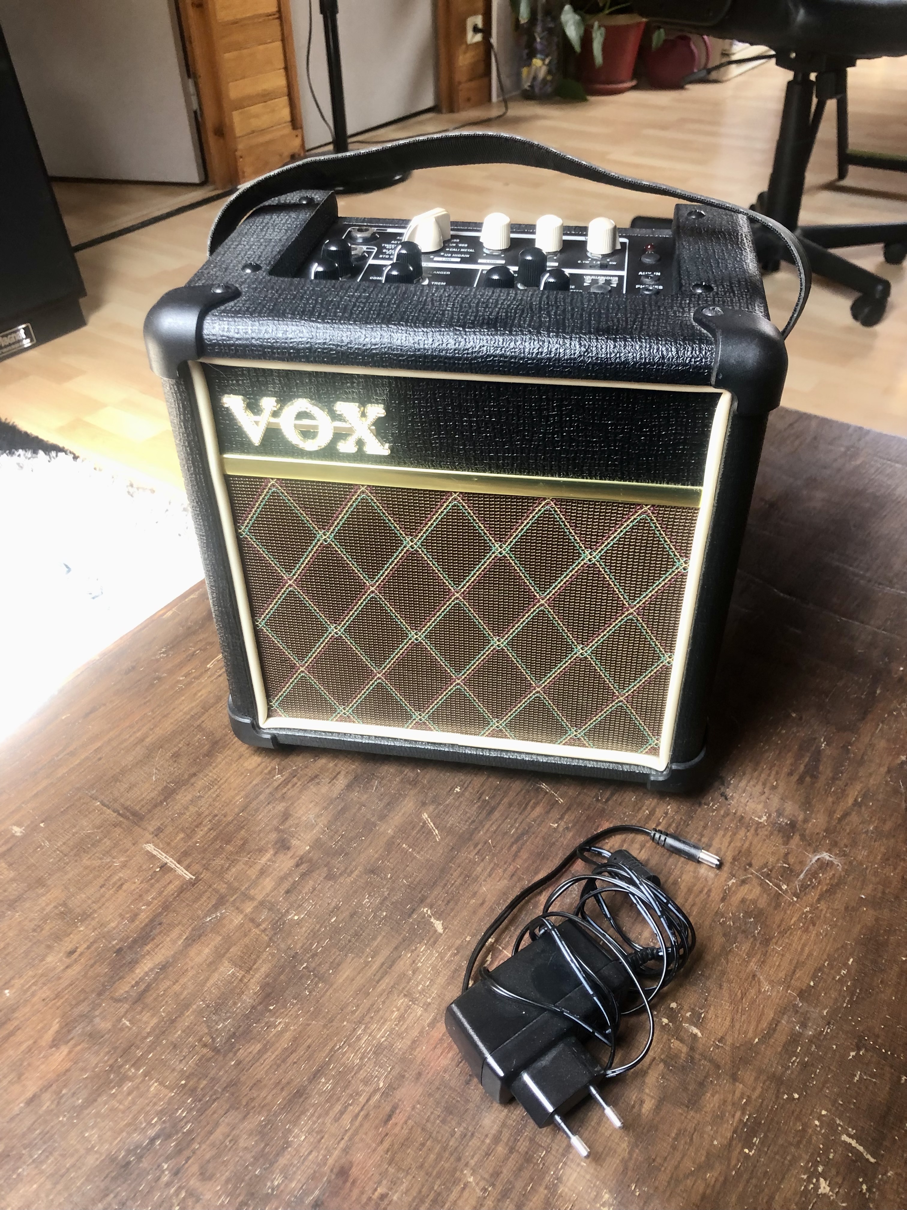 Ampli guitare électrique Vox Mini-Rythm 5 n°919320, alim d'origine,  alimentation par piles AA – Au Son Vert