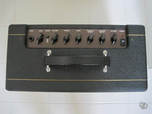 vox pathfinder 15r headphone jack