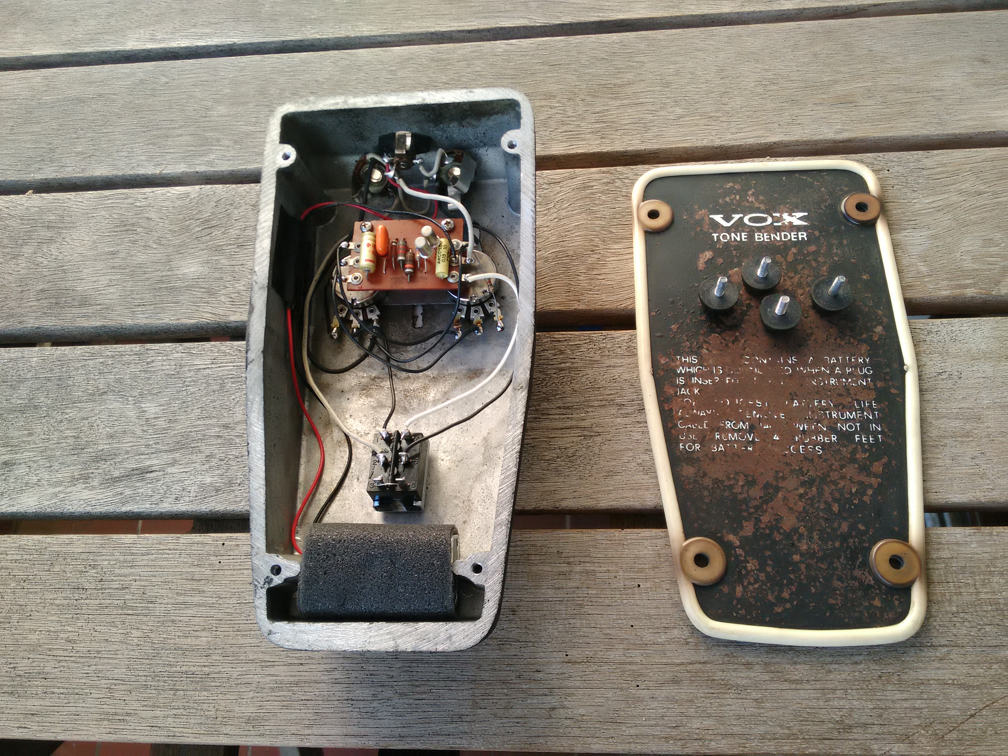 V828 Tone Bender Vox V828 Tone Bender Audiofanzine