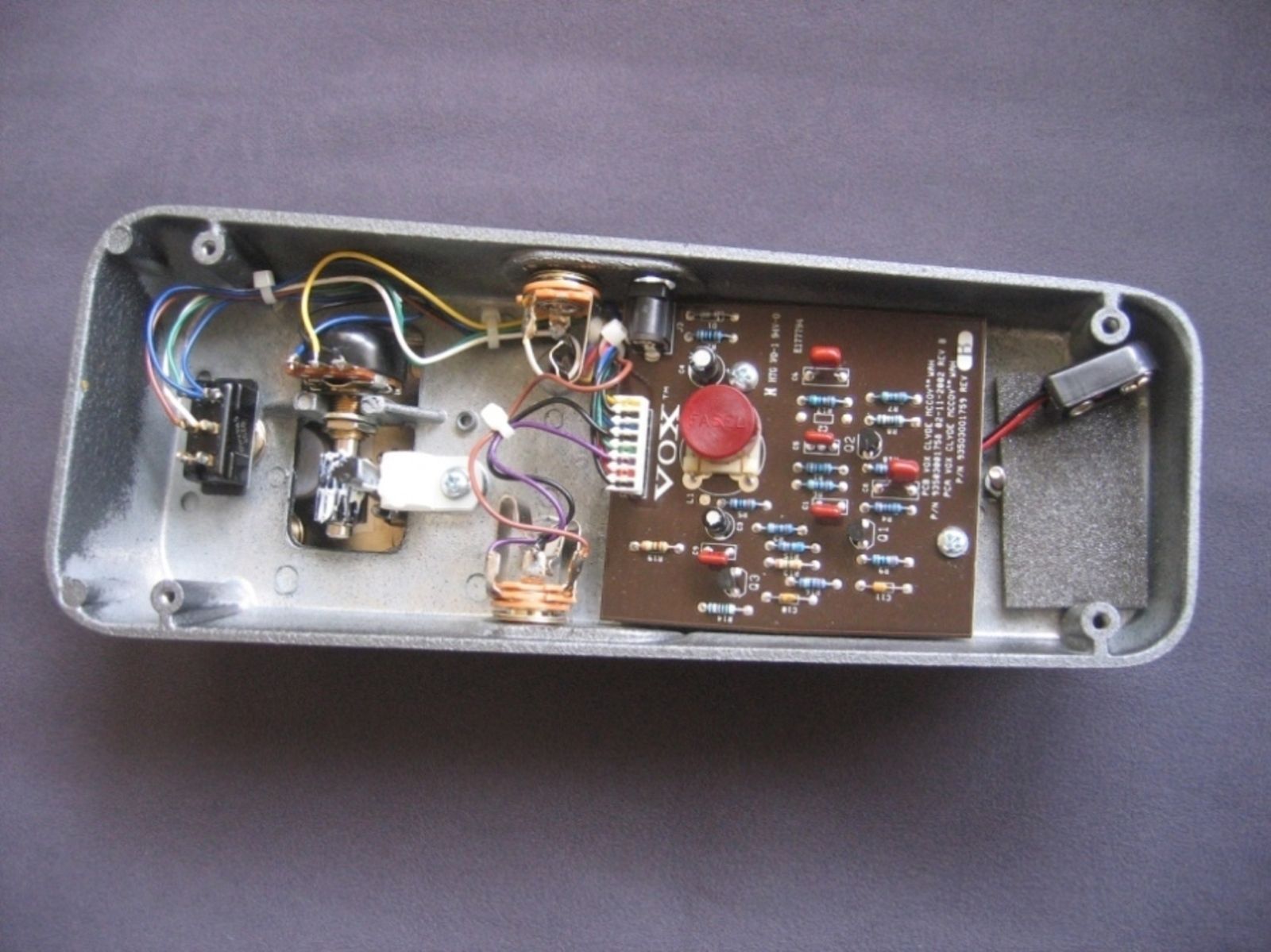 Vox V848 Clyde McCoy Wah Wah image (16204) Audiofanzine