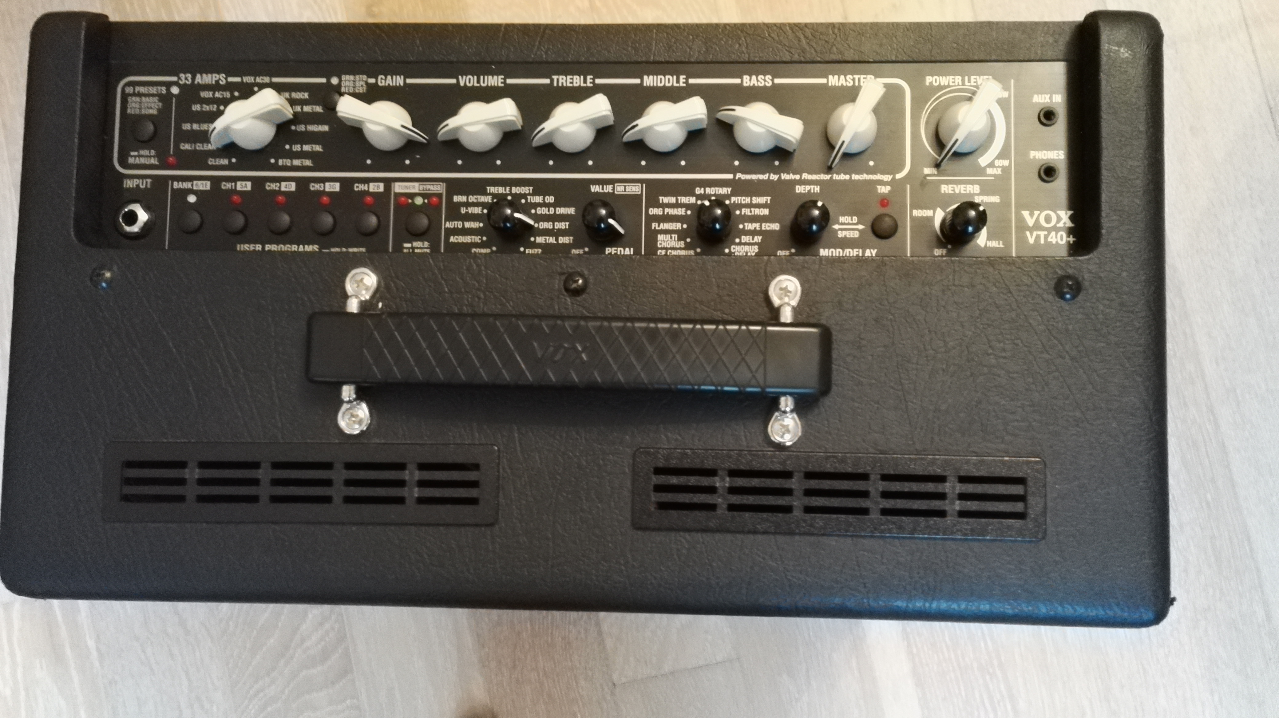 Photo Vox VT40+ Vox VT40+ (1593749) Audiofanzine
