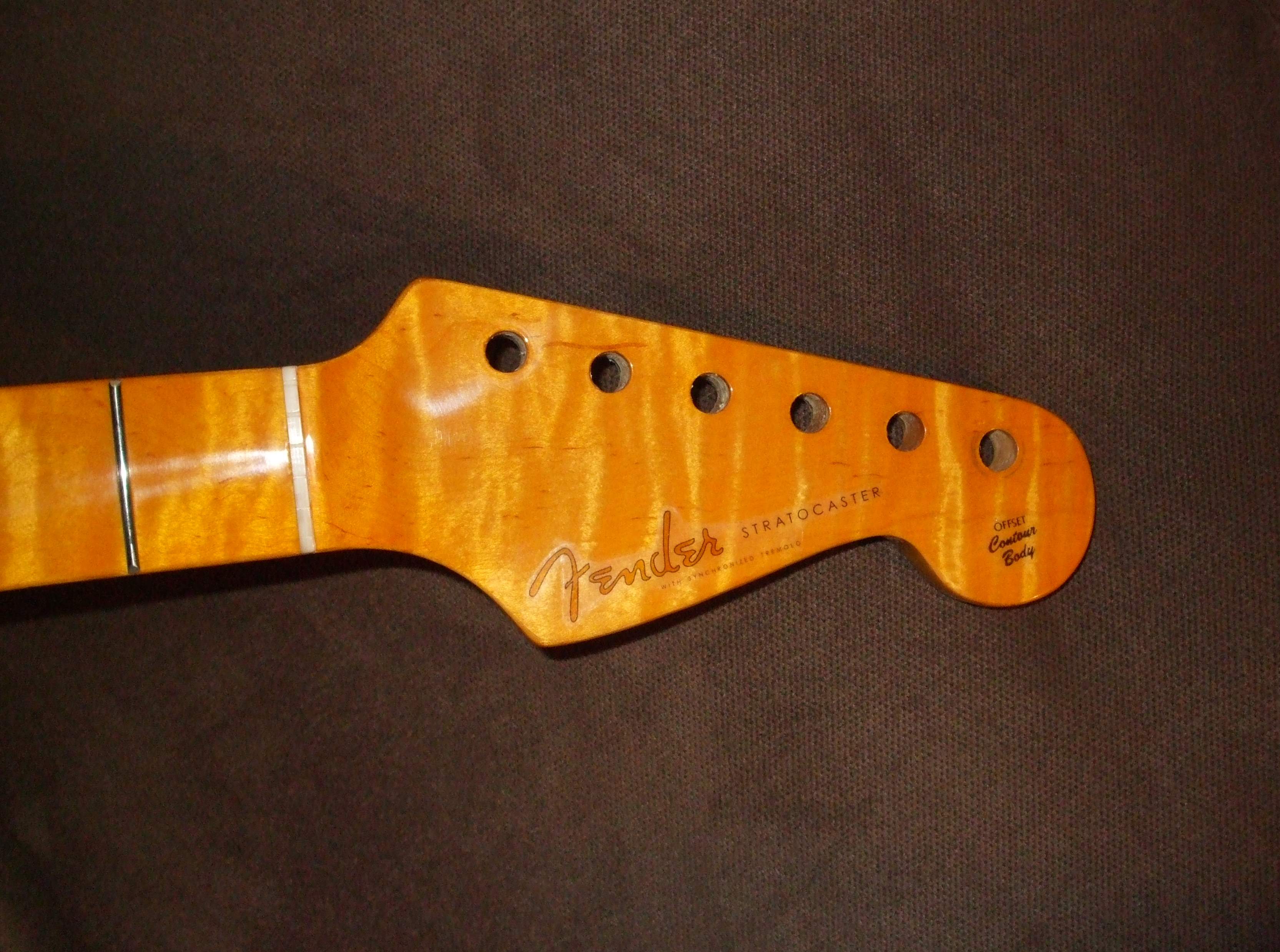Photo Warmoth Stratocaster Neck Warmoth Manche sous licence Fender