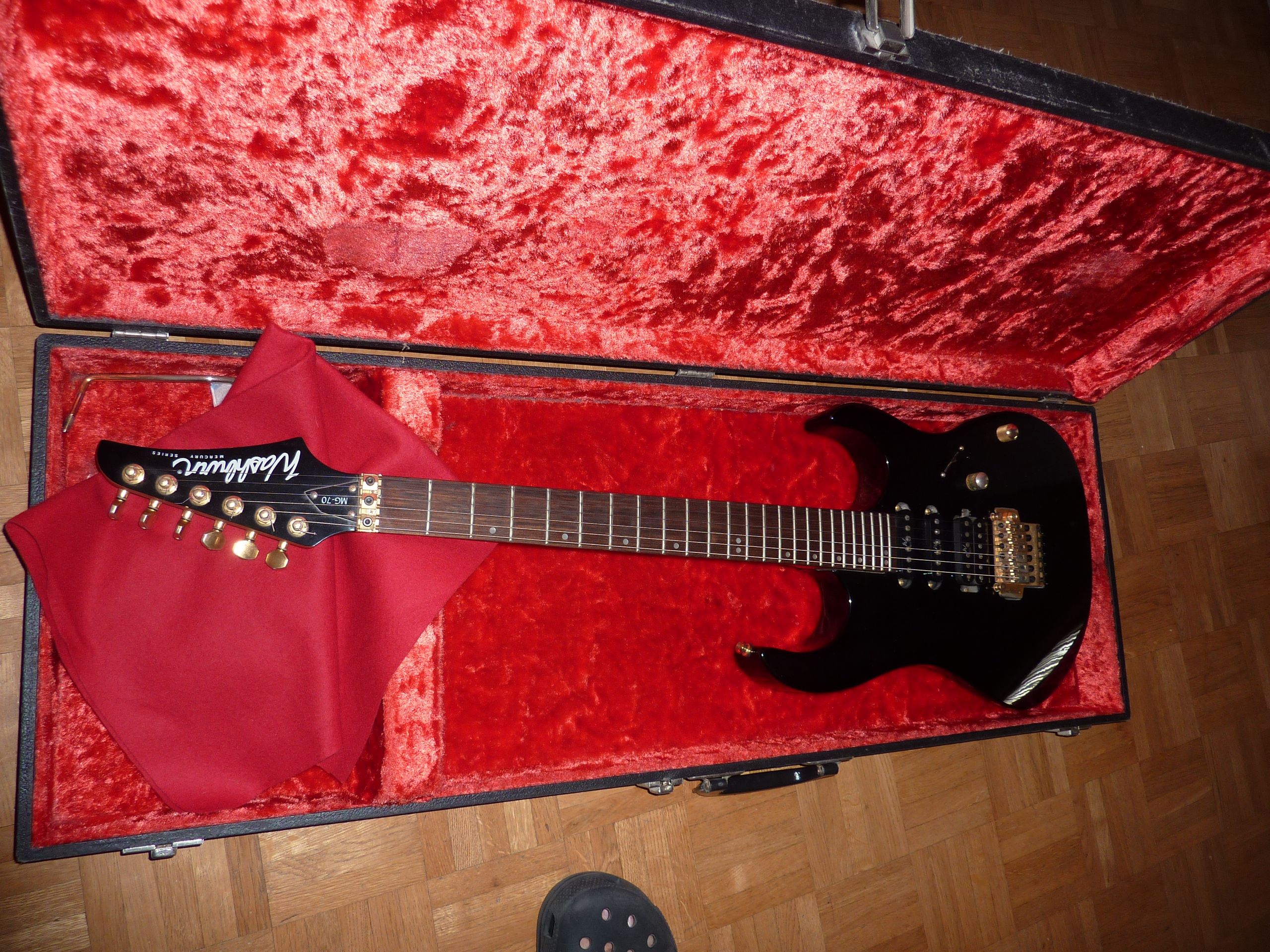 Photo Washburn MG70 Washburn Mercury Series MG70 Black 498449 