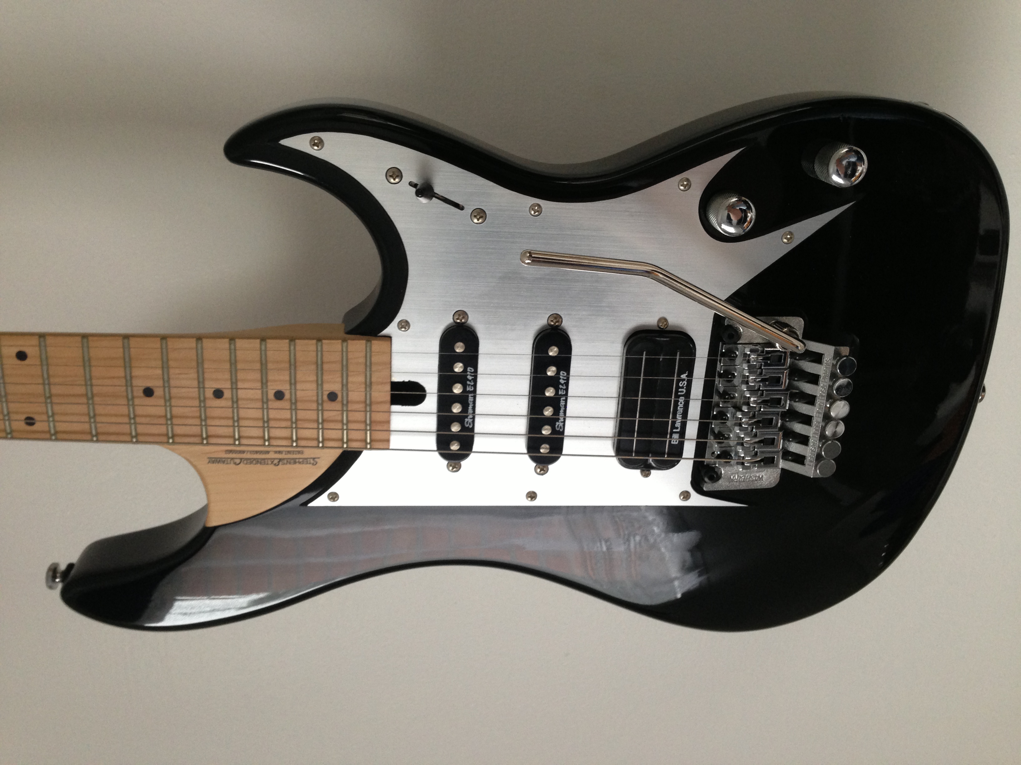 Photo Washburn N61 Washburn N61 Black (661873) Audiofanzine