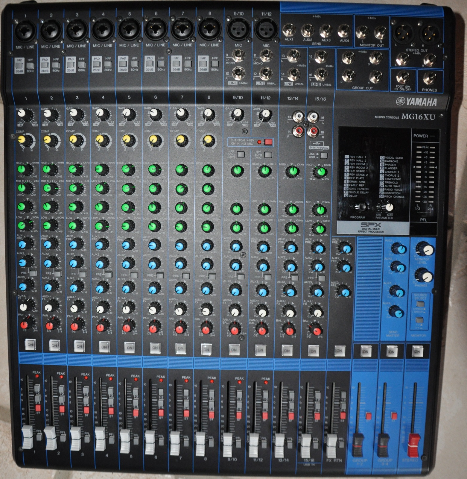 01V Yamaha 01V Audiofanzine