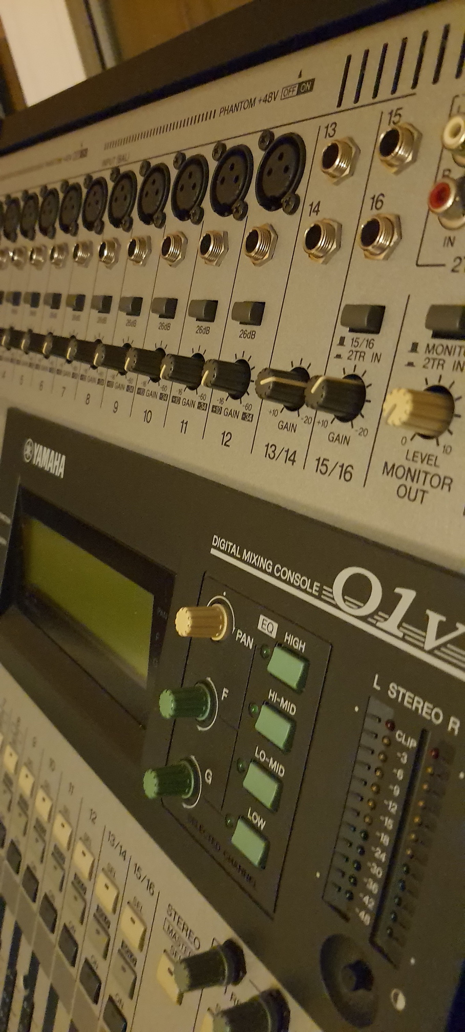 01V Yamaha 01V Audiofanzine