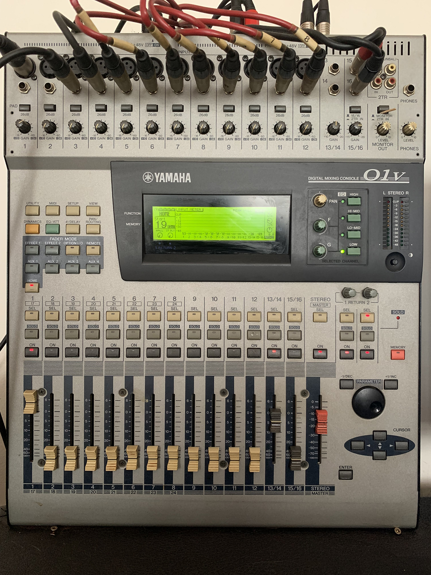 01V Yamaha 01V Audiofanzine