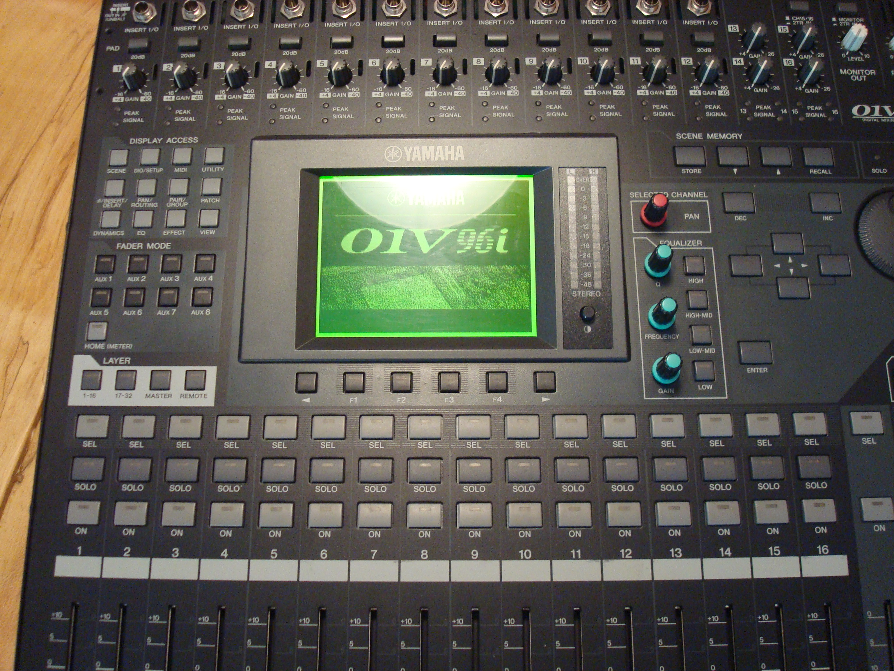 01V96I - Yamaha 01V96i - Audiofanzine