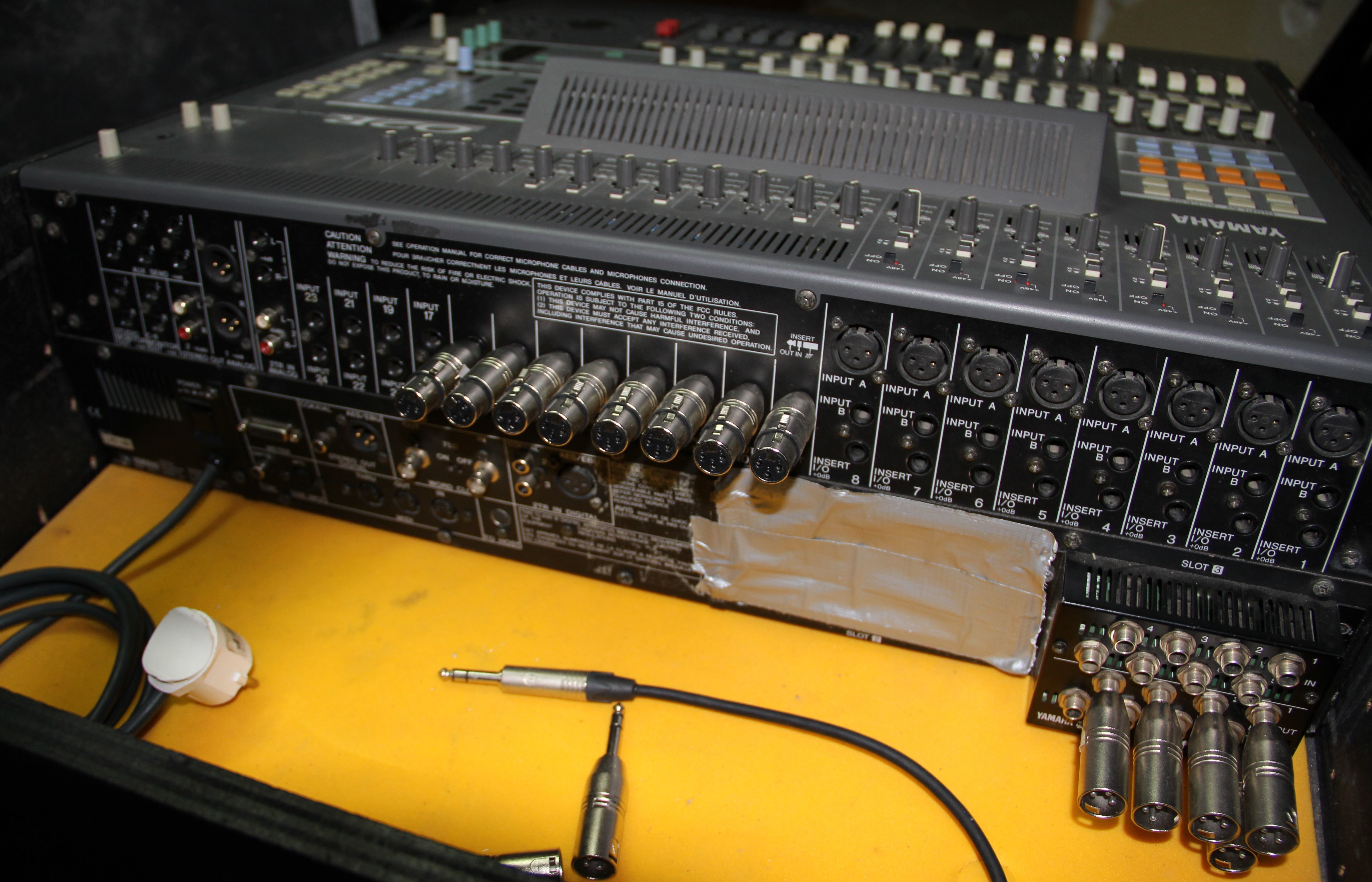 table de mixage yamaha 02r v2