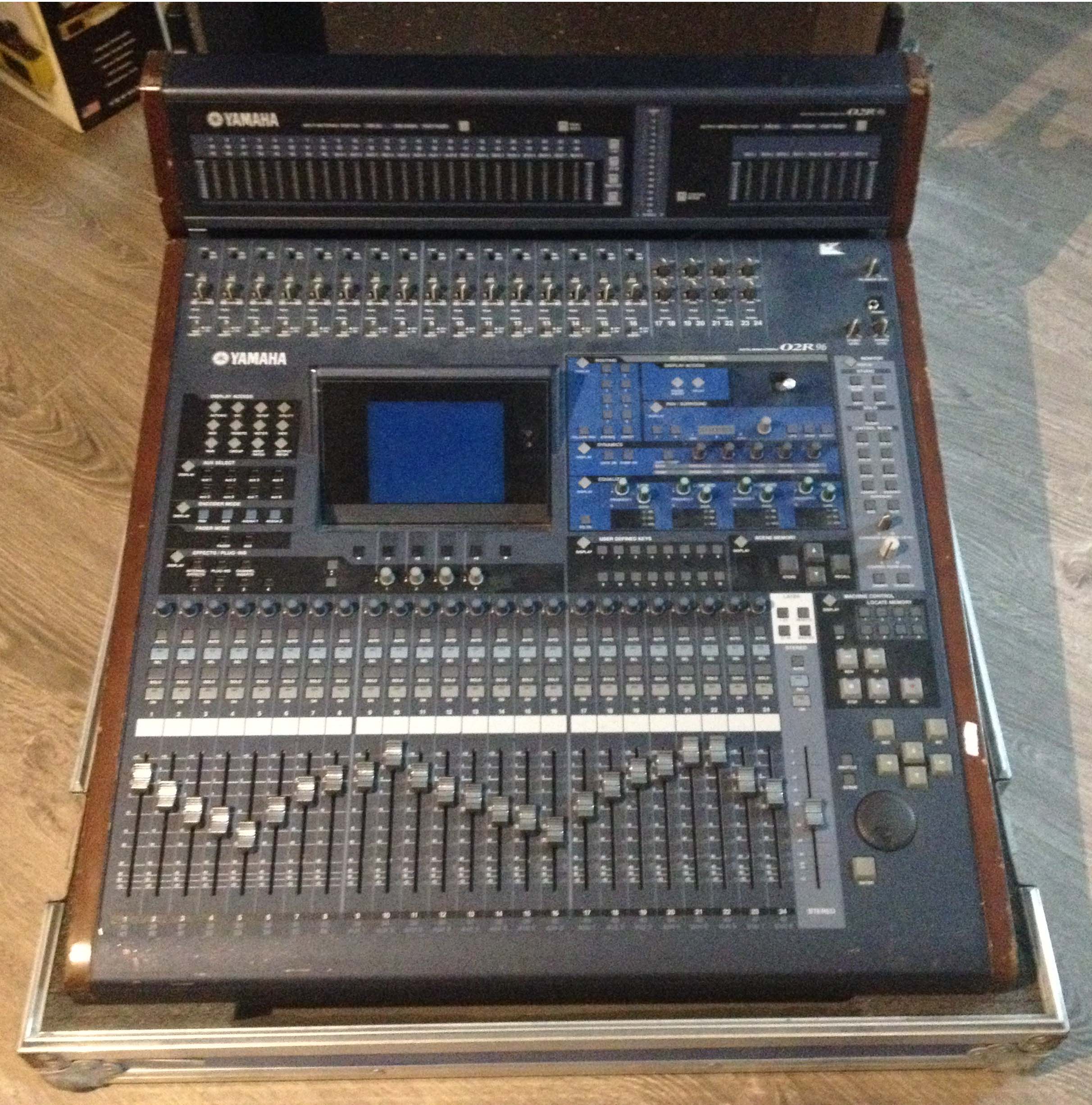 Photo Yamaha 02R96 Yamaha 02R96 (60909) (1678977) Audiofanzine