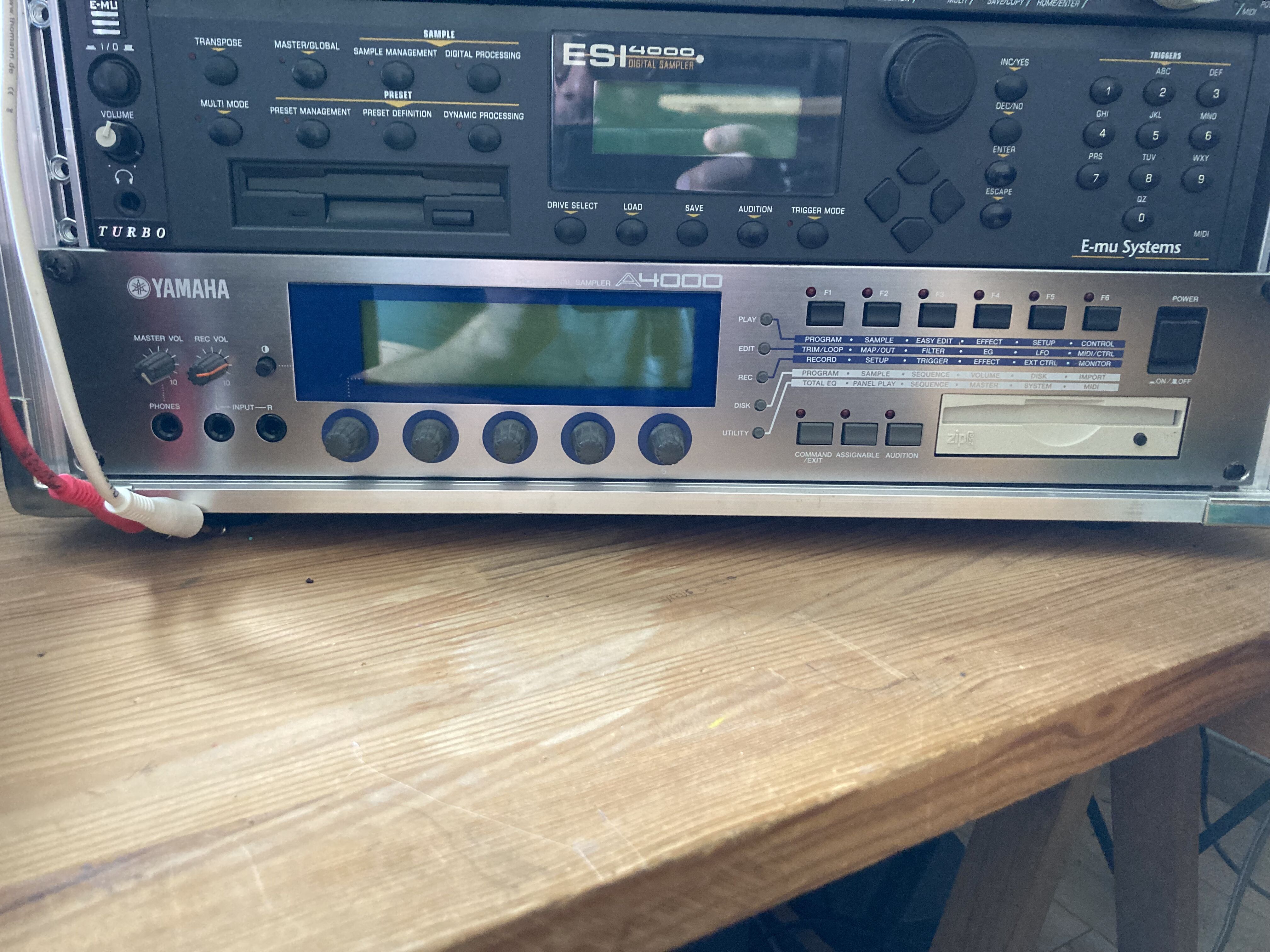 A4000 Yamaha A4000 Audiofanzine