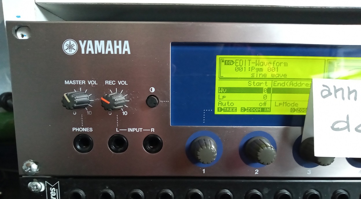 A4000 Yamaha A4000 Audiofanzine