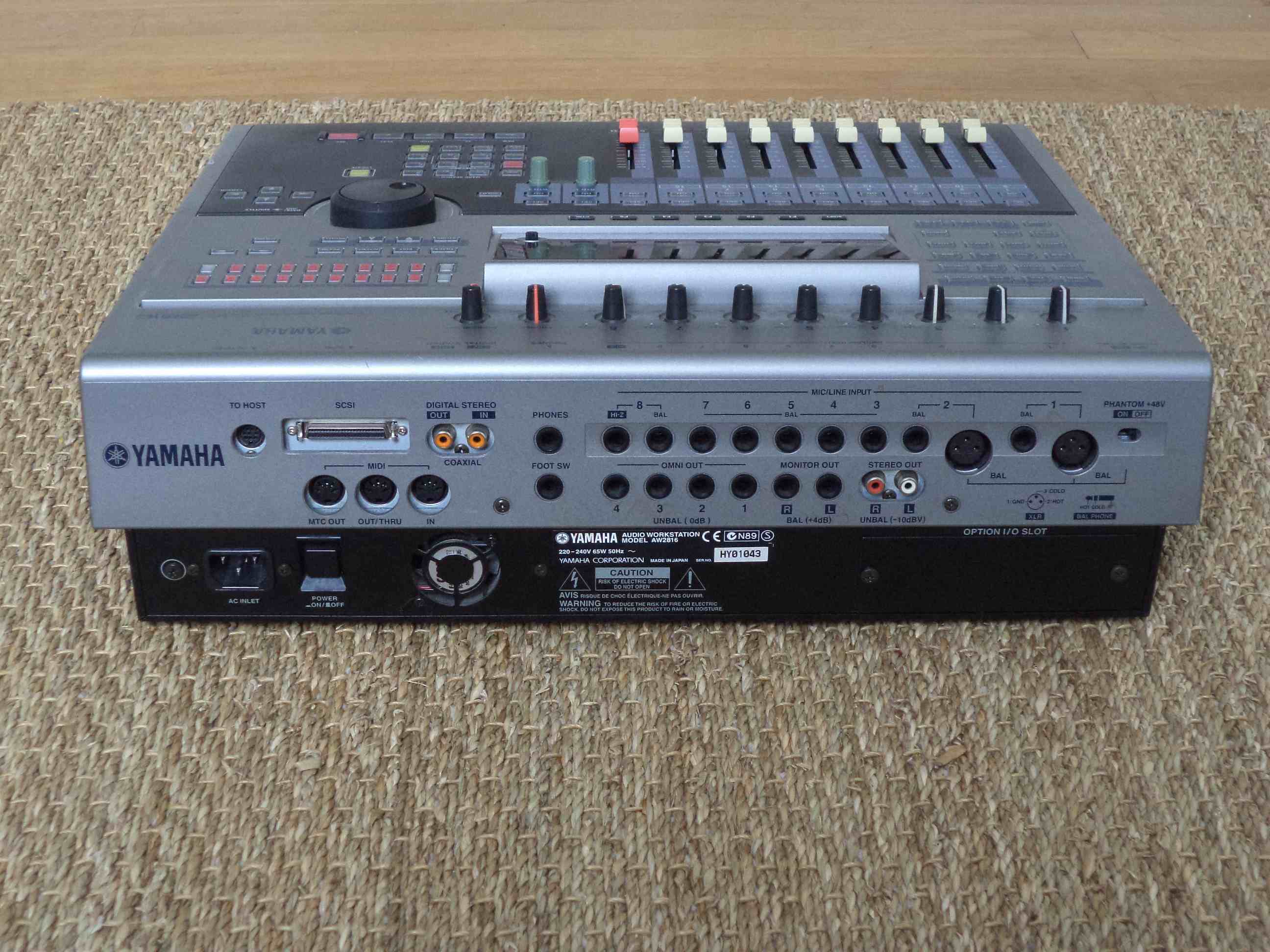 Photo Yamaha AW2816 Yamaha AW2816 (76491) (840352) Audiofanzine