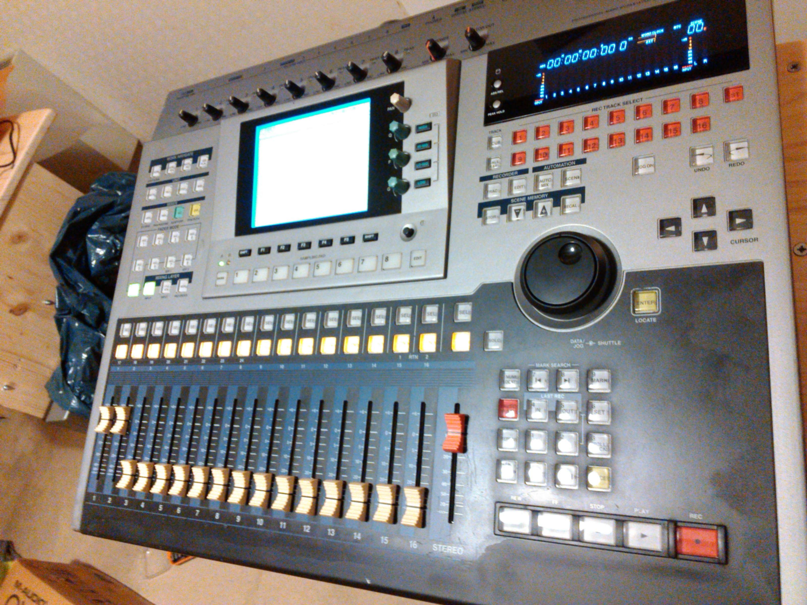 AW4416 Yamaha AW4416 Audiofanzine