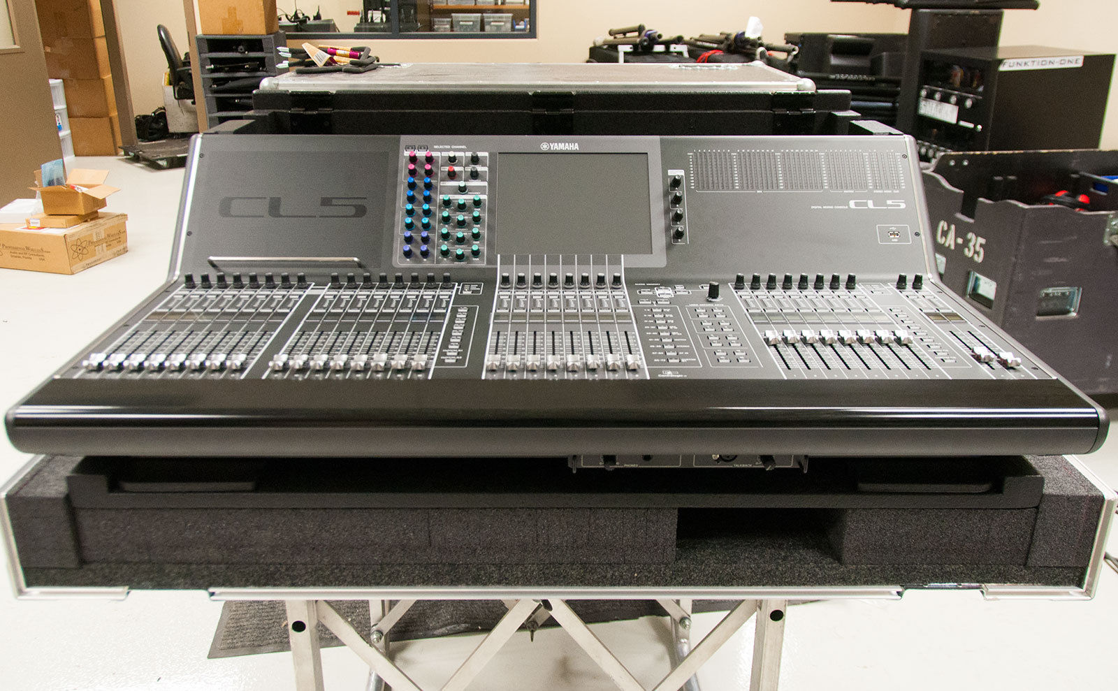 Photo Yamaha CL5 Yamaha CL5 (86782) (1011579) Audiofanzine